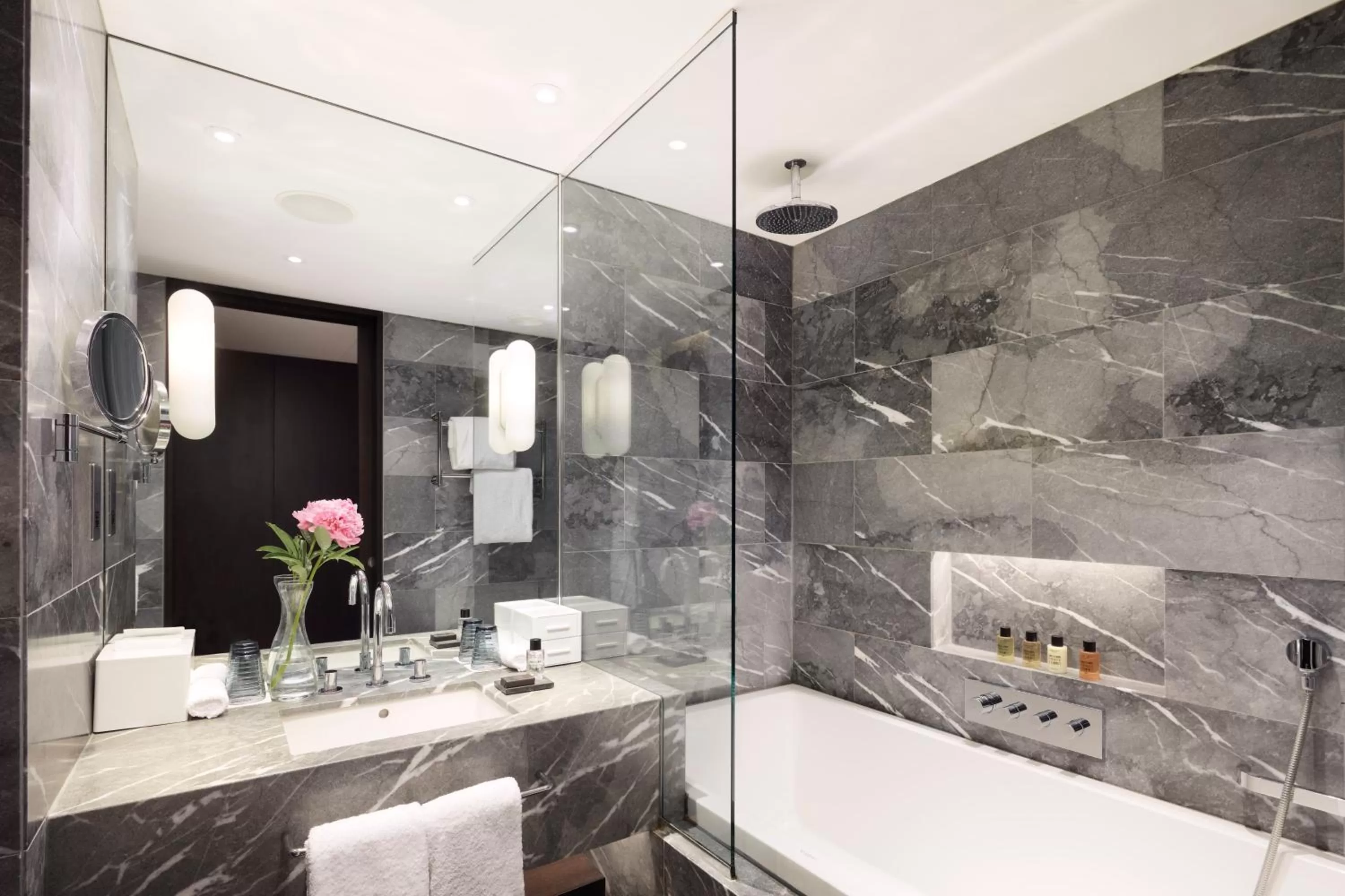 Shower in South Place Hotel