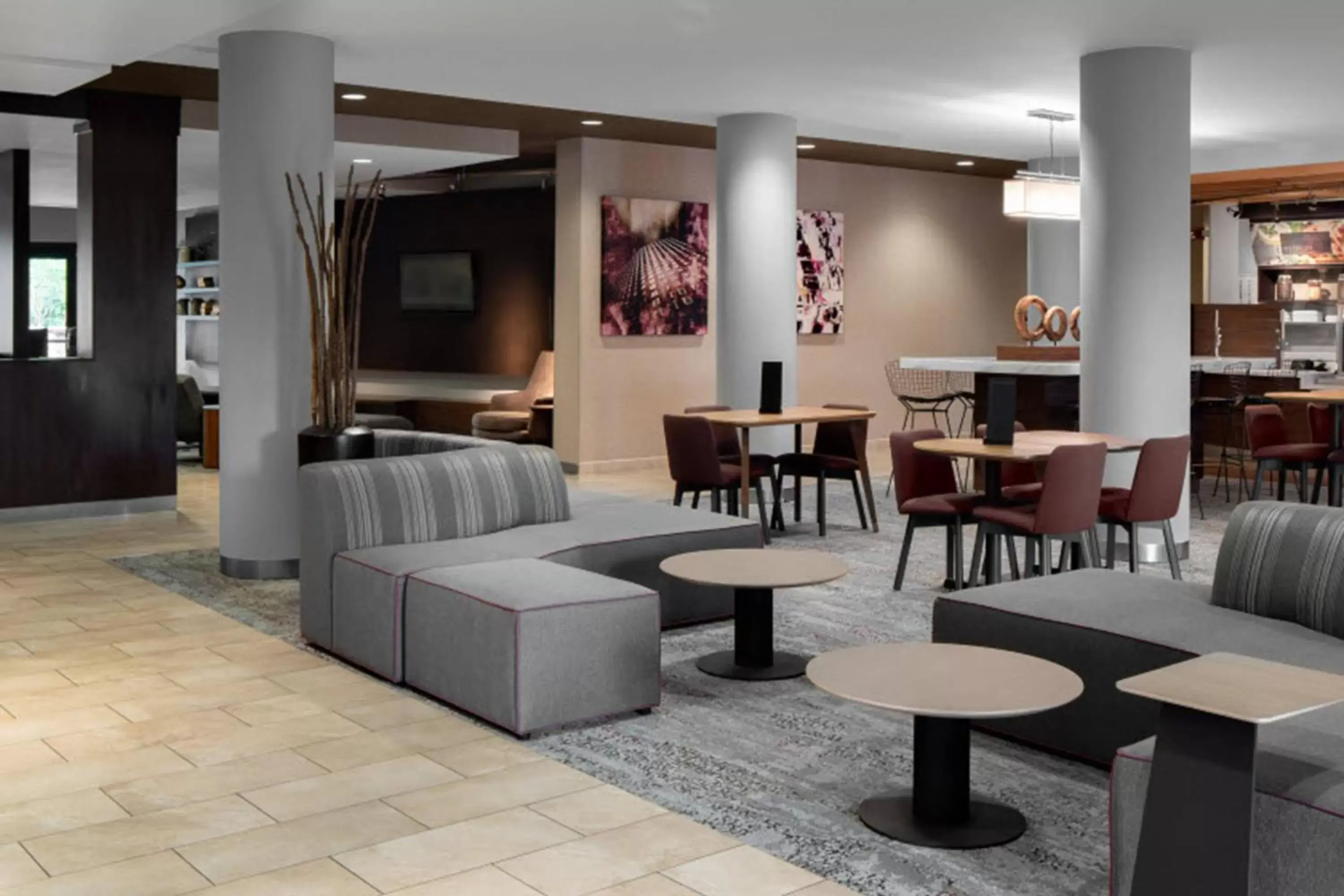 Lobby or reception, Lounge/Bar in Courtyard by Marriott Raleigh North/Triangle Town Center
