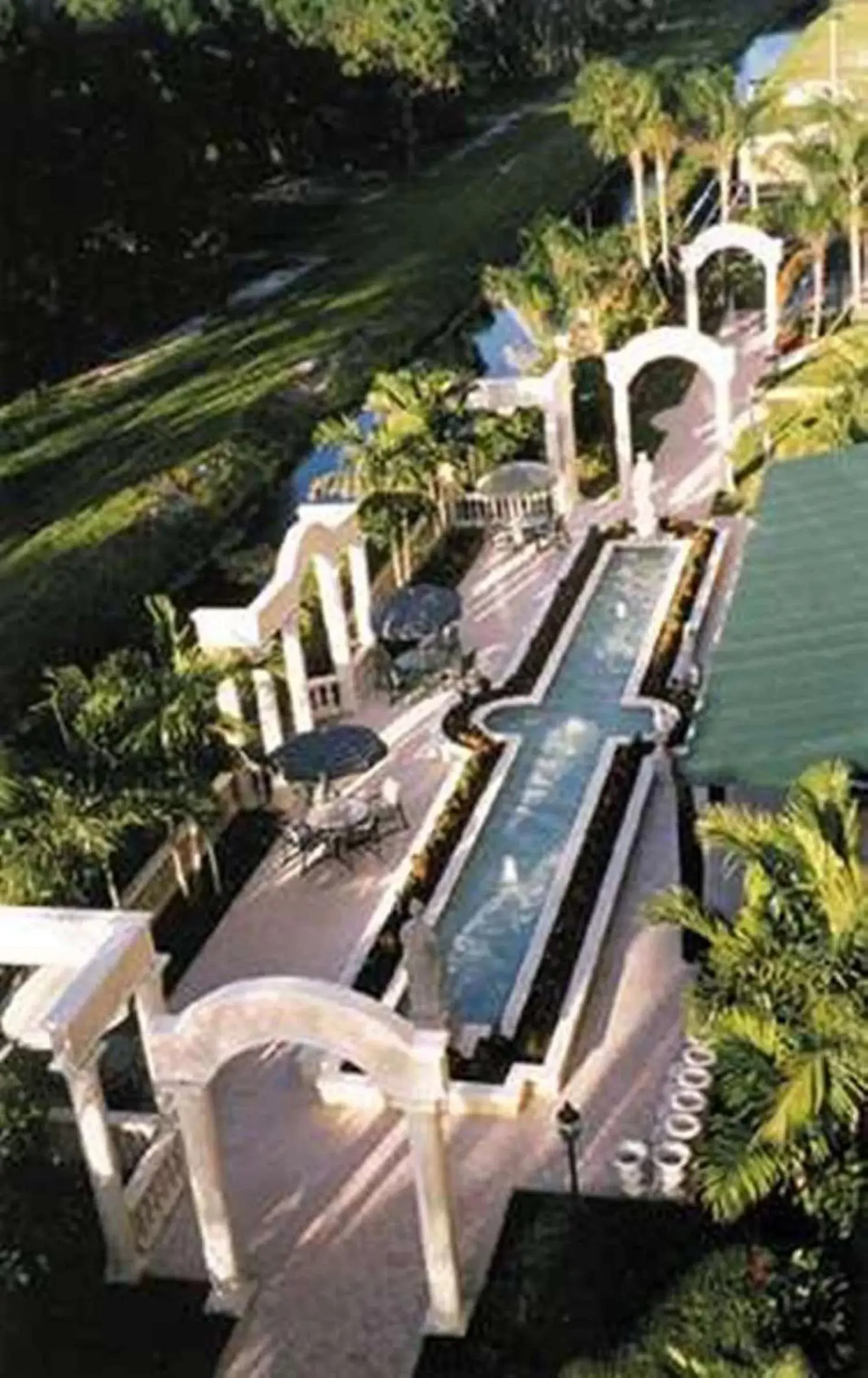 Patio, Bird's-eye View in Hampton Inn Palm Beach Gardens