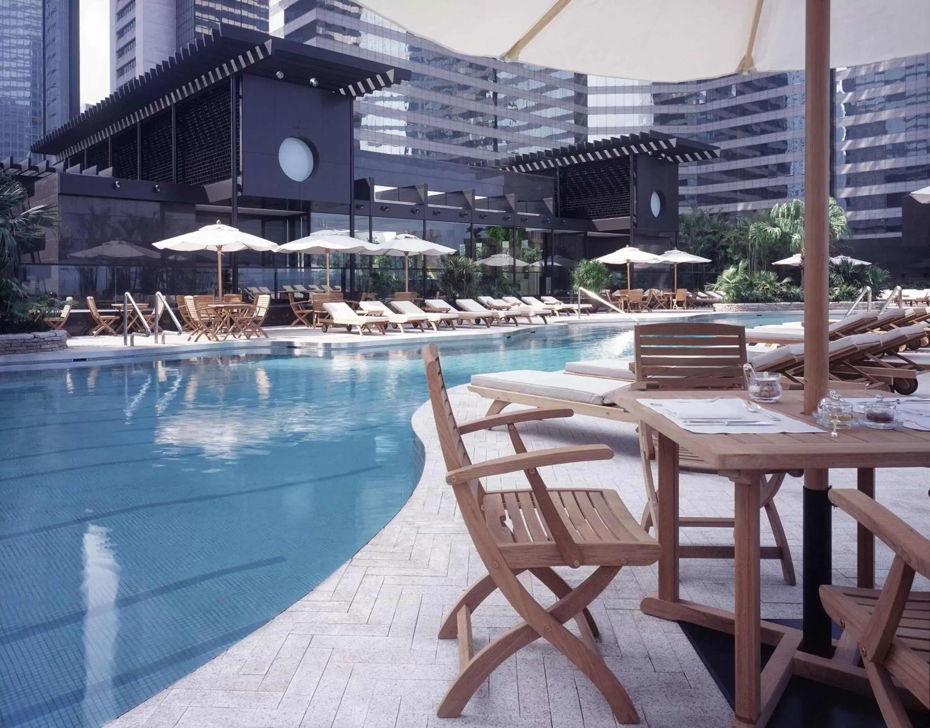 Restaurant/places to eat, Swimming Pool in Grand Hyatt Hong Kong