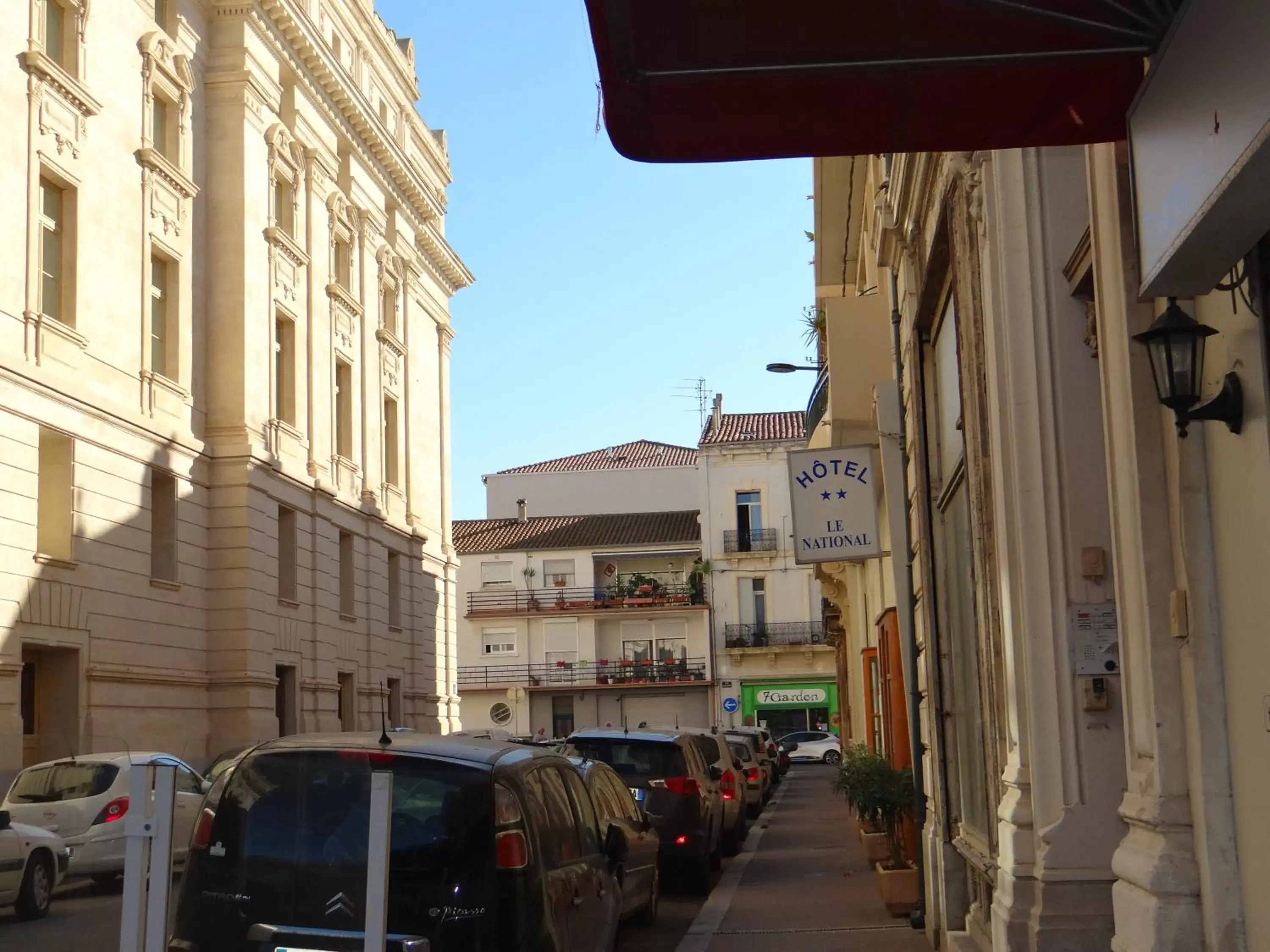 Street view in Le National