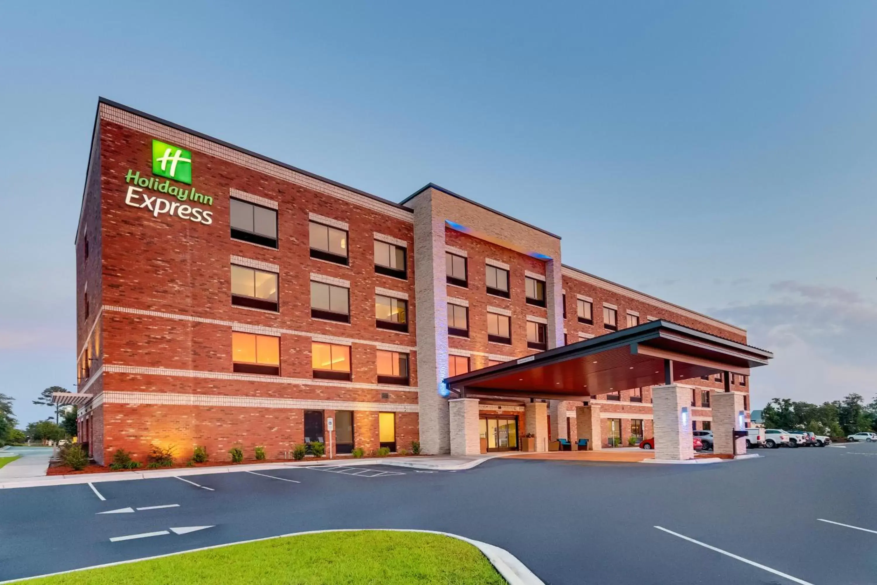 Property building in Holiday Inn Express - Wilmington - Porters Neck, an IHG Hotel