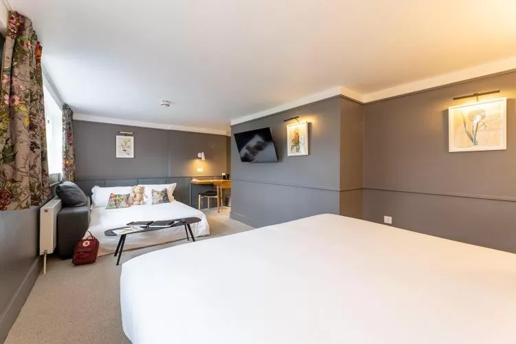 TV and multimedia, Bed in The Goodenough Hotel London