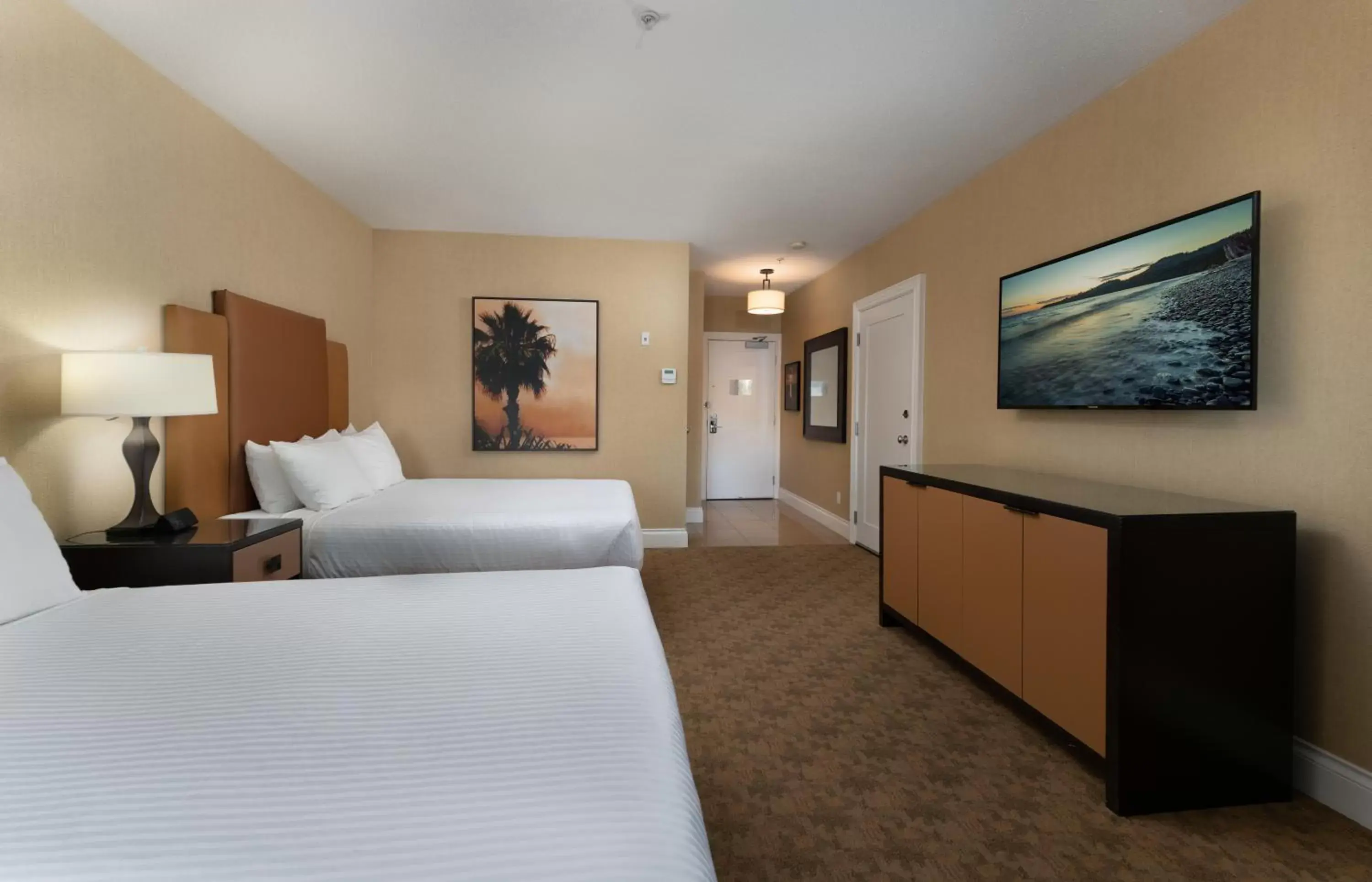 Bed, TV/Entertainment Center in Prestige Oceanfront Resort, WorldHotels Luxury