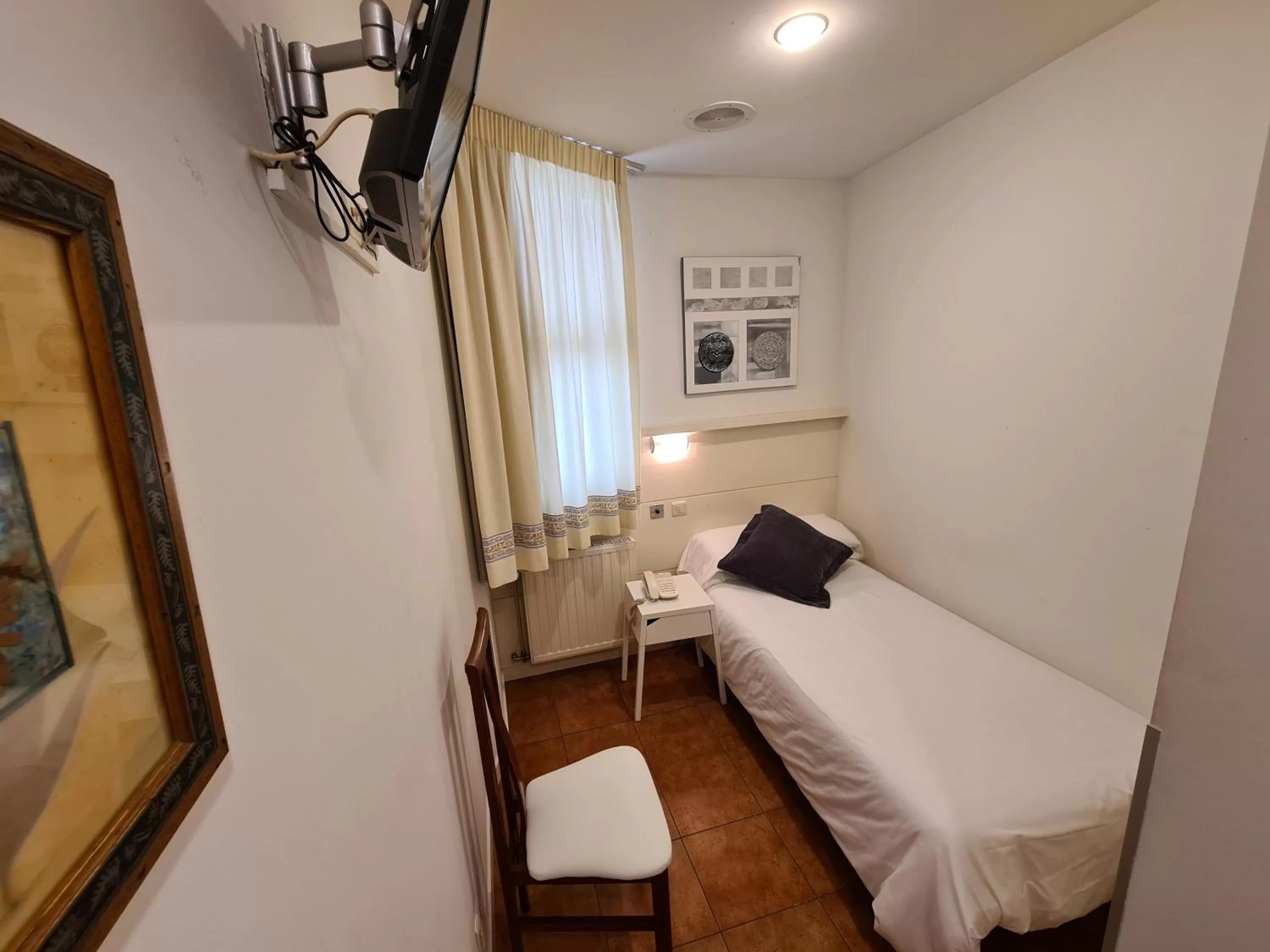 Bed in Hotel Jacobeo