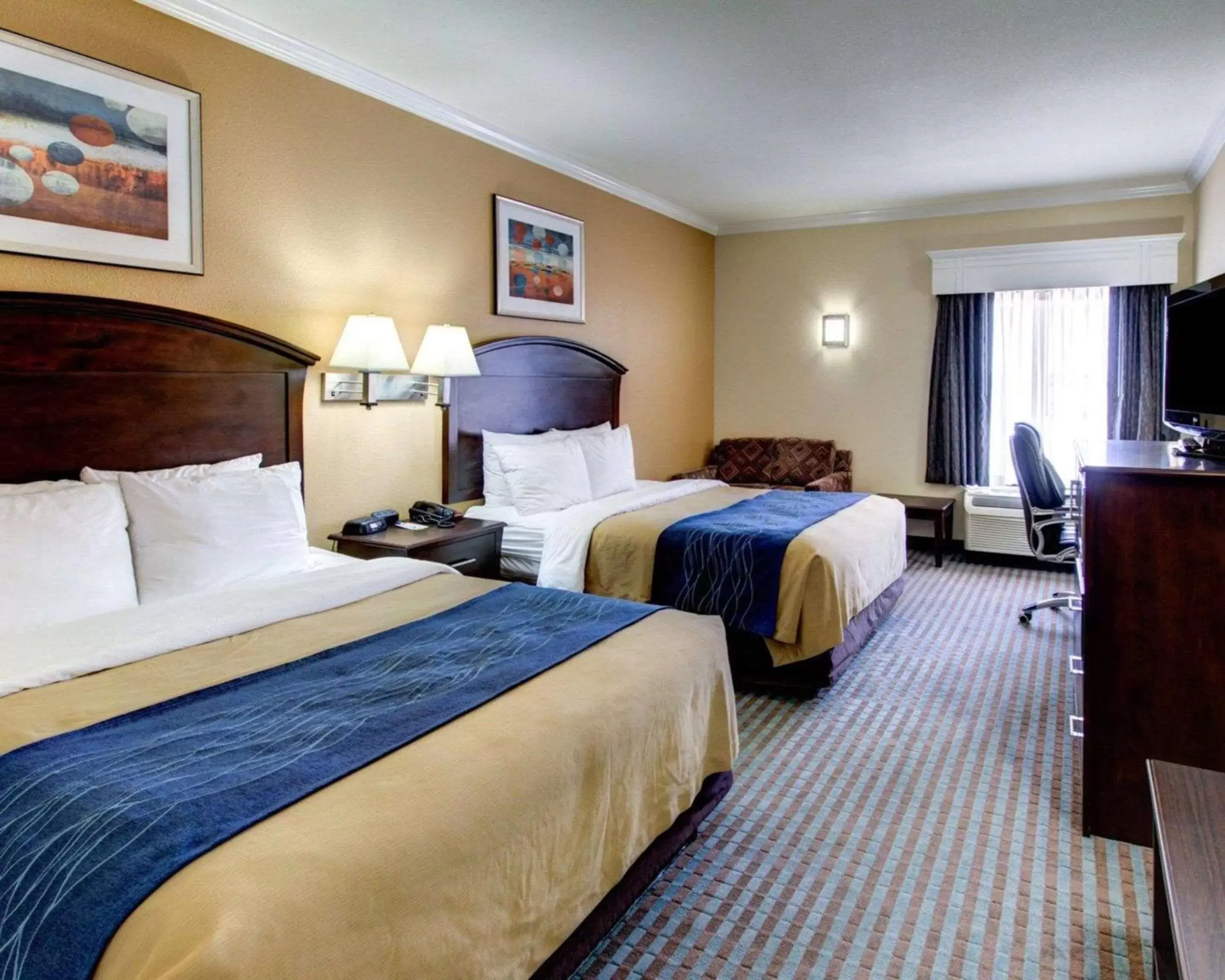 Photo of the whole room, Bed in Comfort Inn Corsicana East