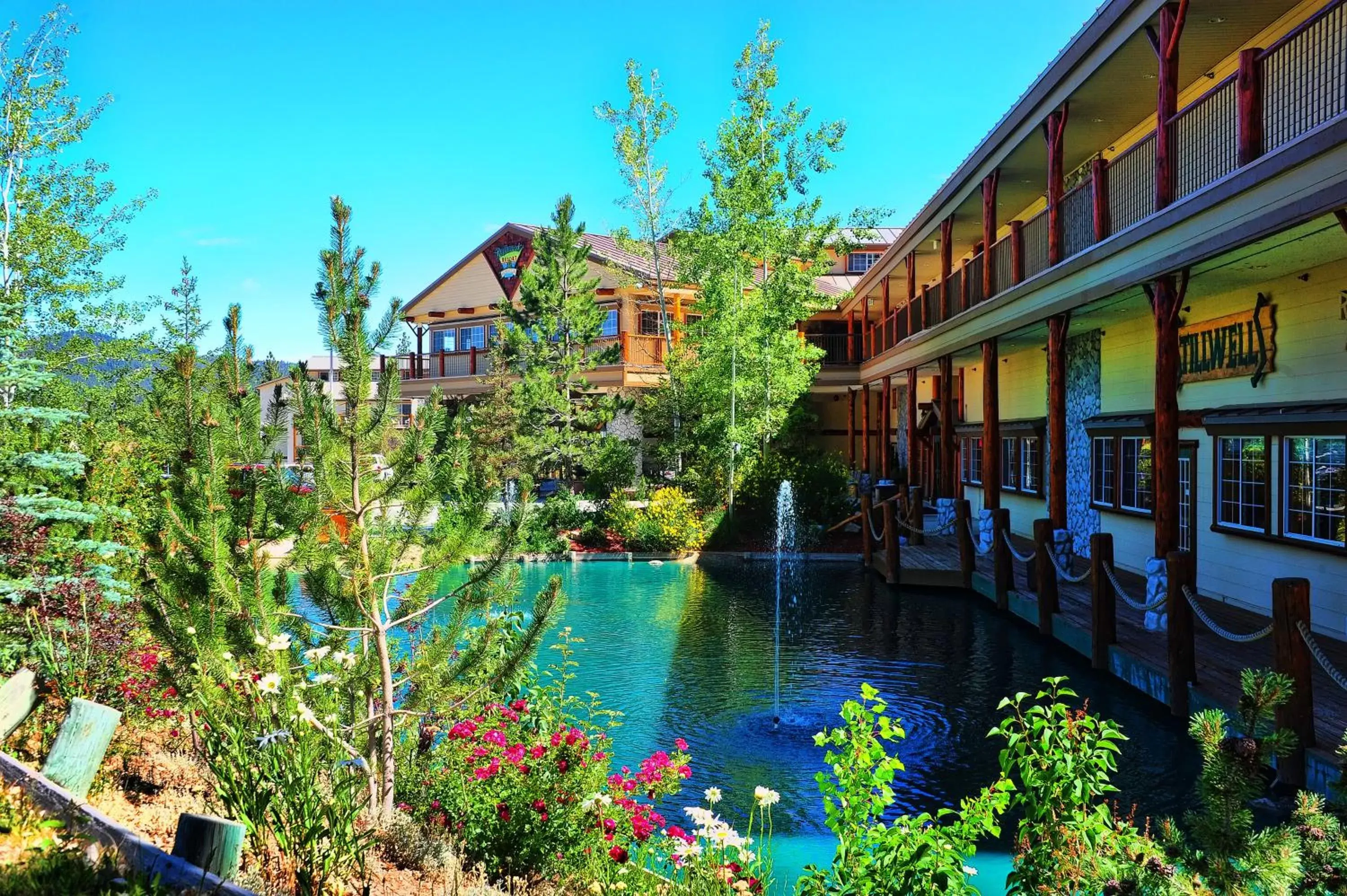 Property building, Swimming Pool in Holiday Inn Resort The Lodge at Big Bear Lake, an IHG Hotel