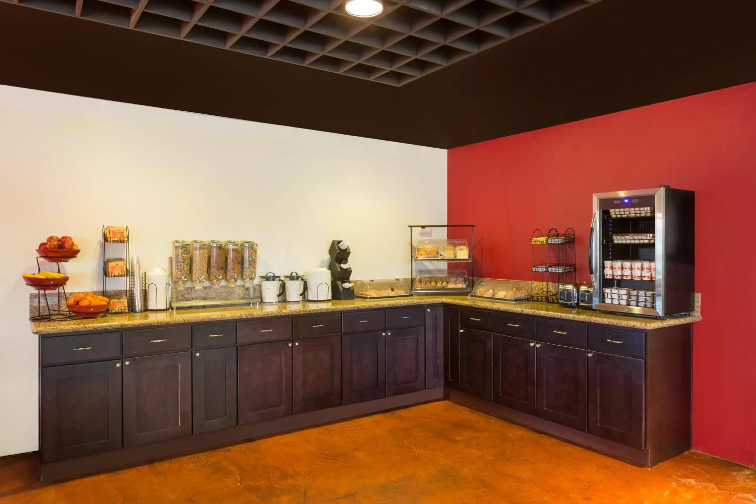 Restaurant/places to eat, Kitchen/Kitchenette in Ramada by Wyndham Cedar City