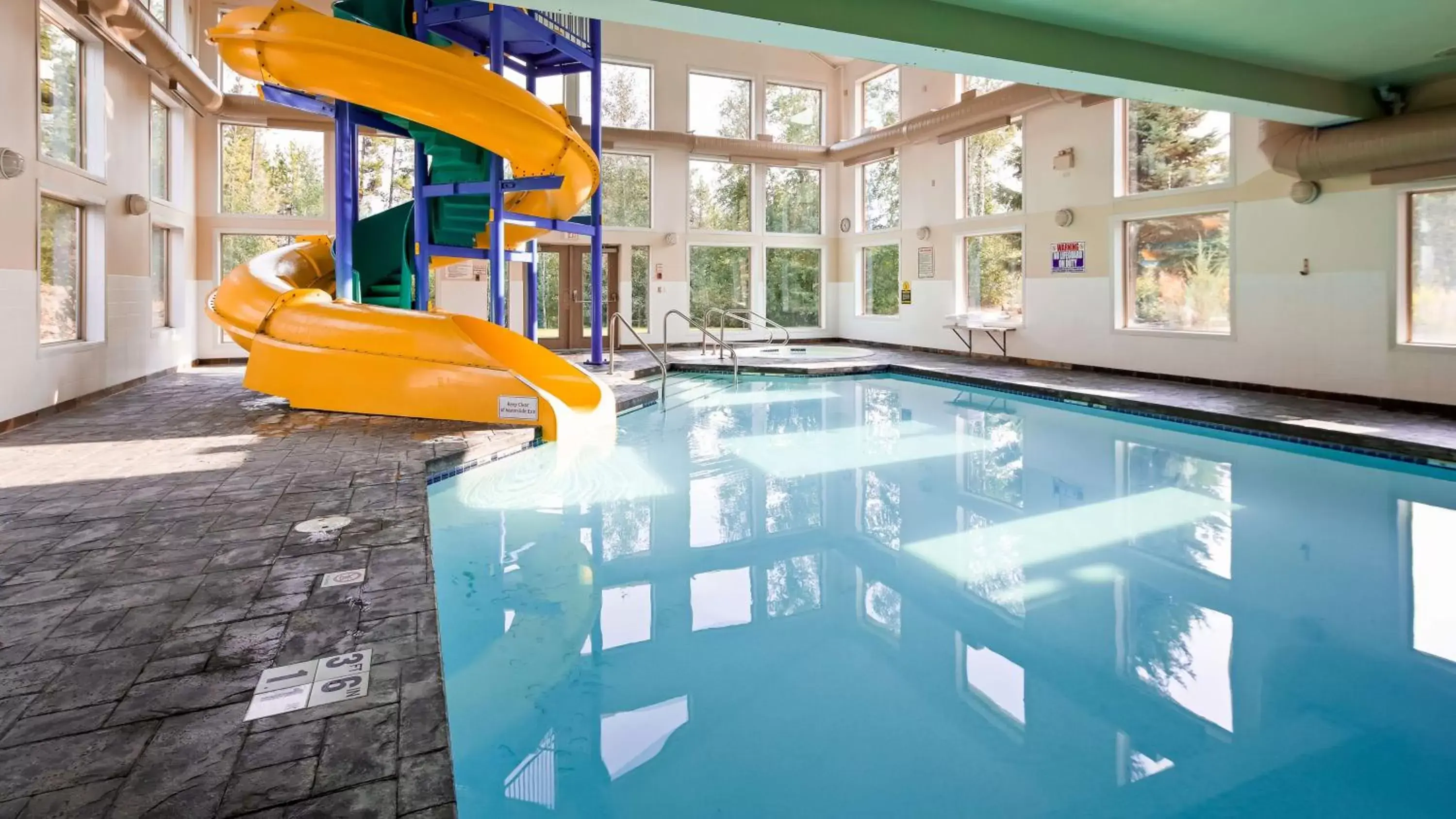 Pool view, Swimming Pool in BEST WESTERN PLUS Valemount Inn & Suites