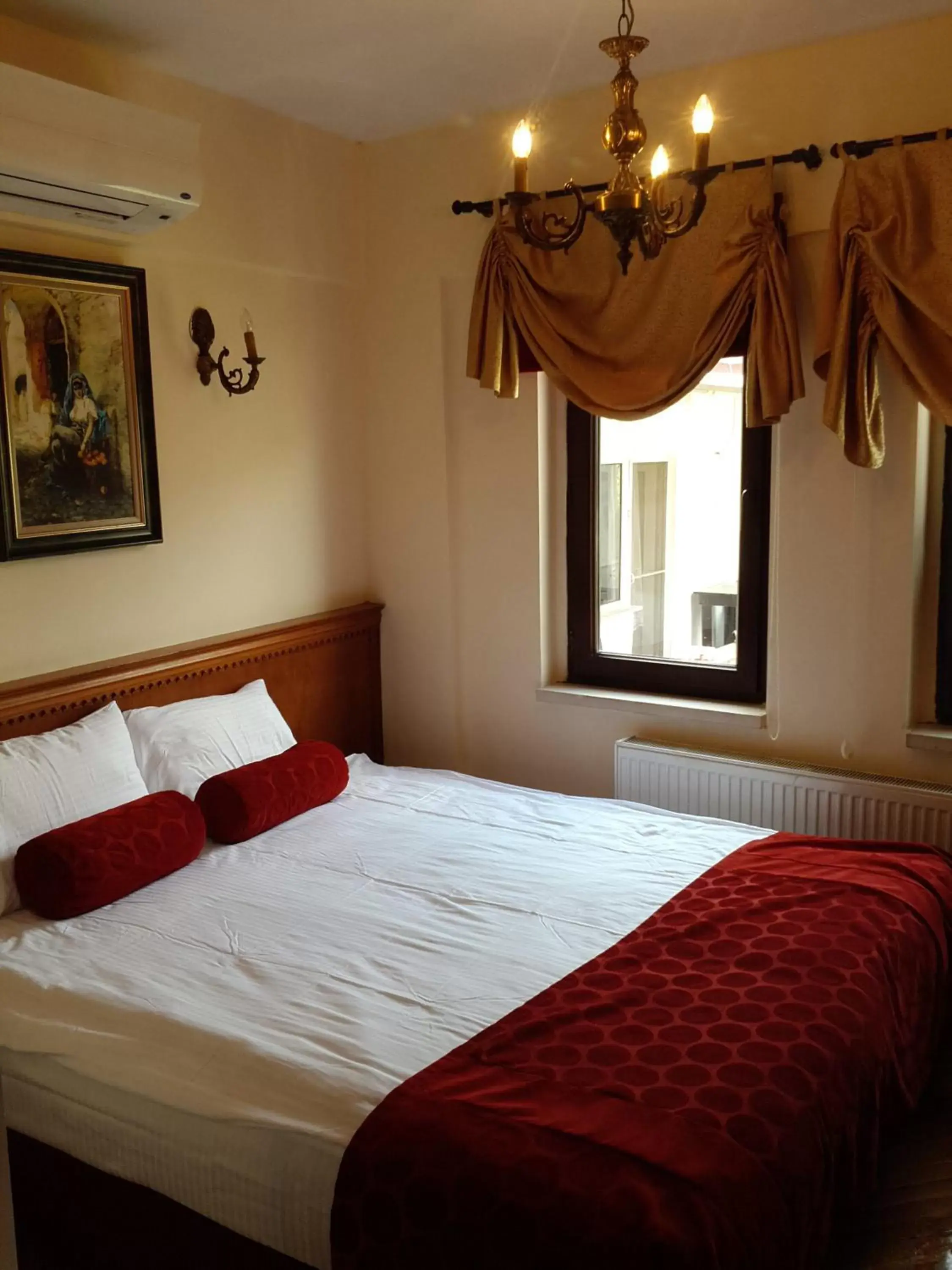 Photo of the whole room, Bed in Kervansaray Canakkale Hotel - Special Category