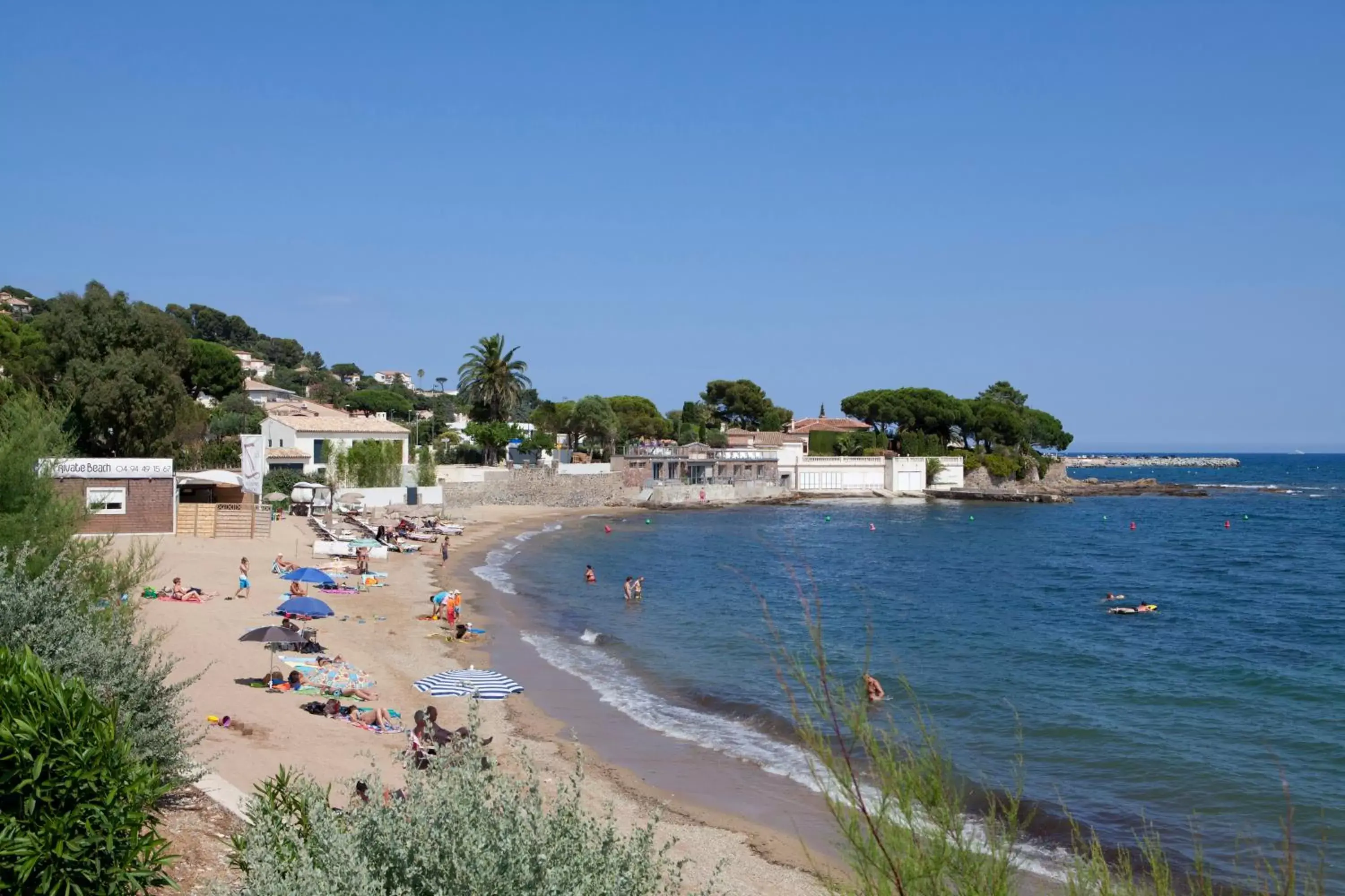 Nearby landmark, Beach in Résidence Pierre & Vacances Premium Les Calanques des Issambres