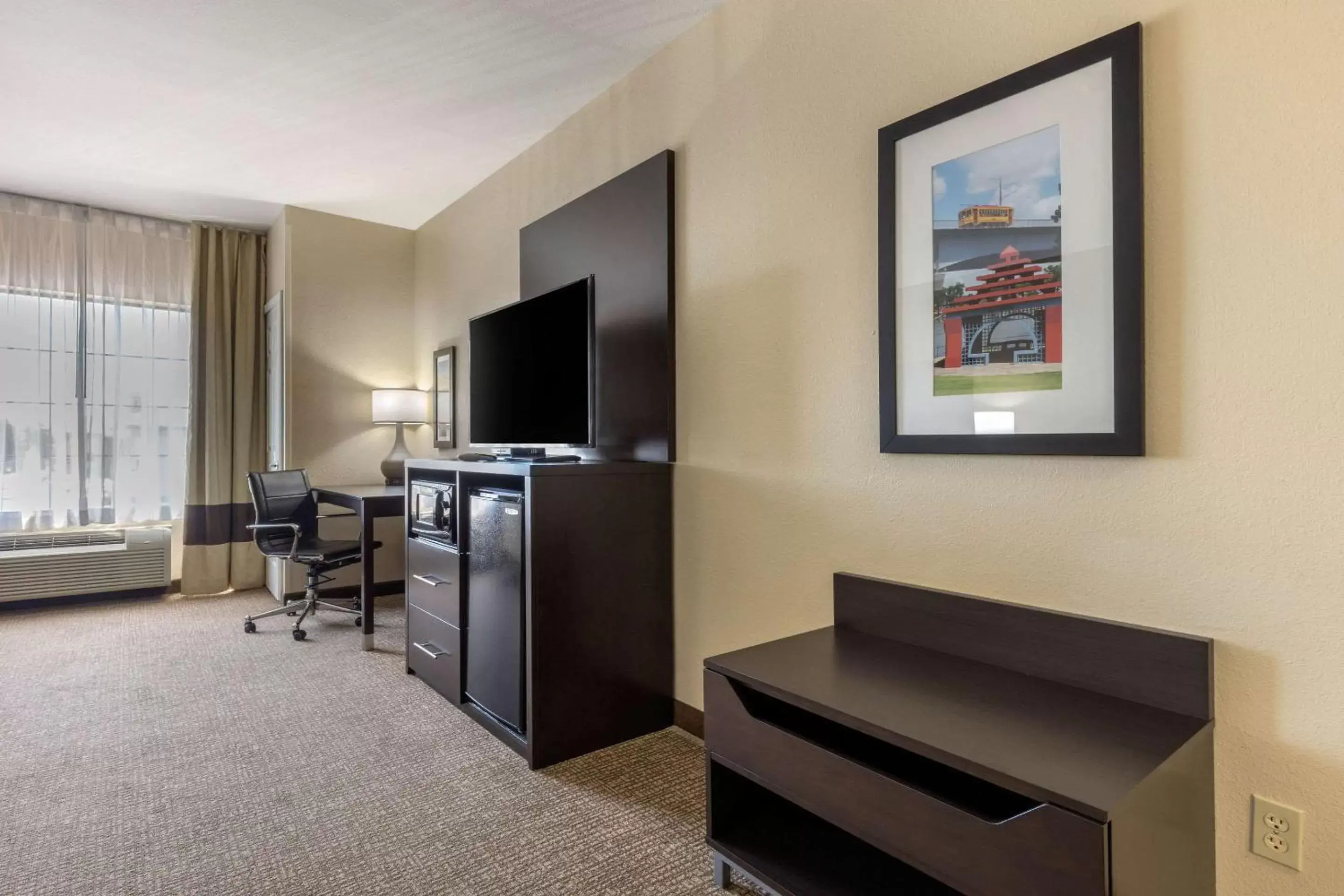 Photo of the whole room, TV/Entertainment Center in Comfort Inn & Suites North Little Rock McCain Mall