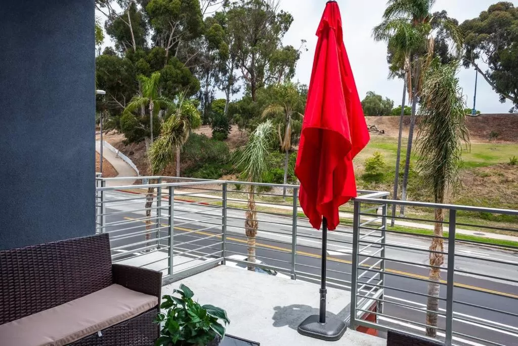 Balcony/Terrace in Studio with Large Balcony- San Diego Gateway