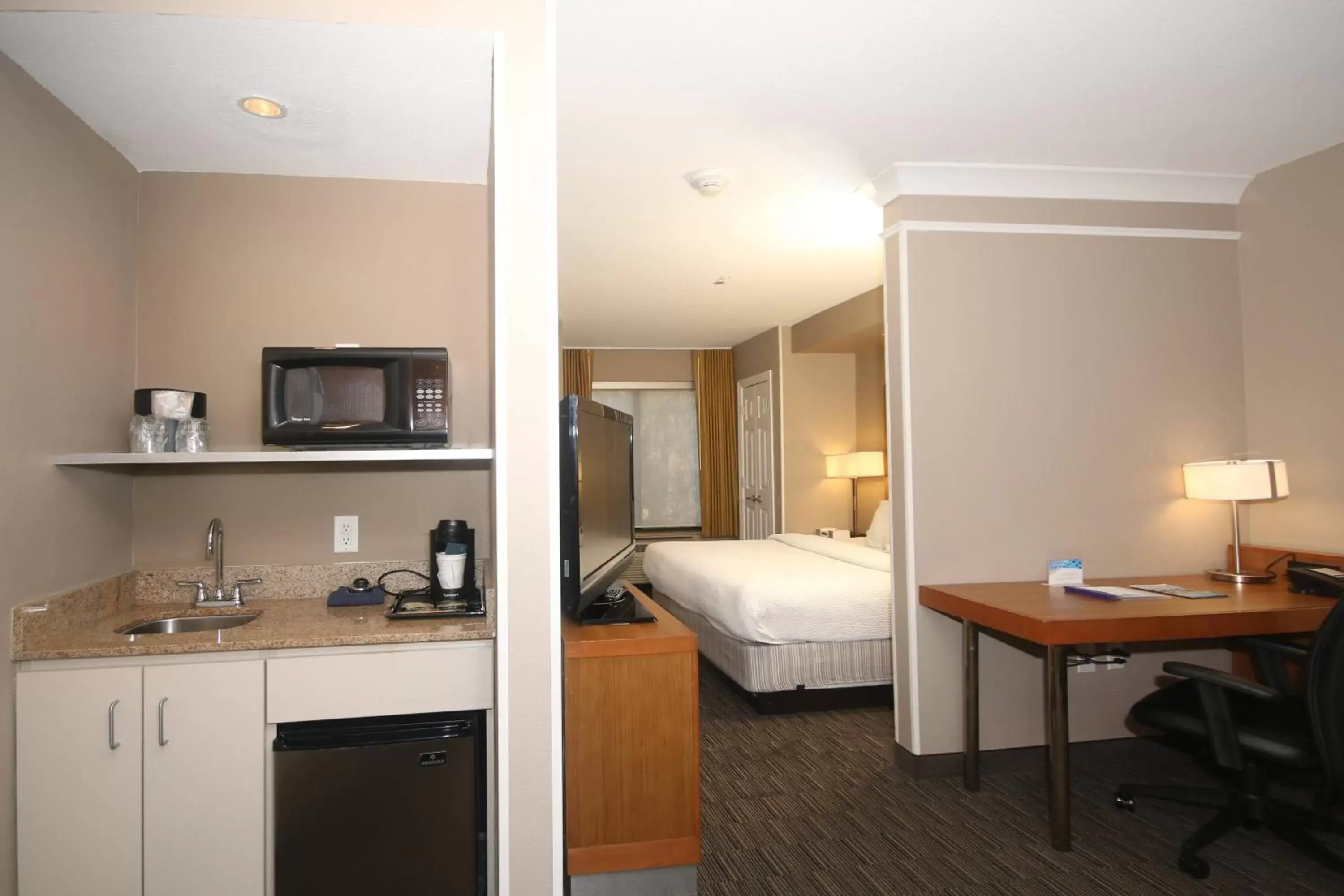 Photo of the whole room in SpringHill Suites by Marriott Charleston North