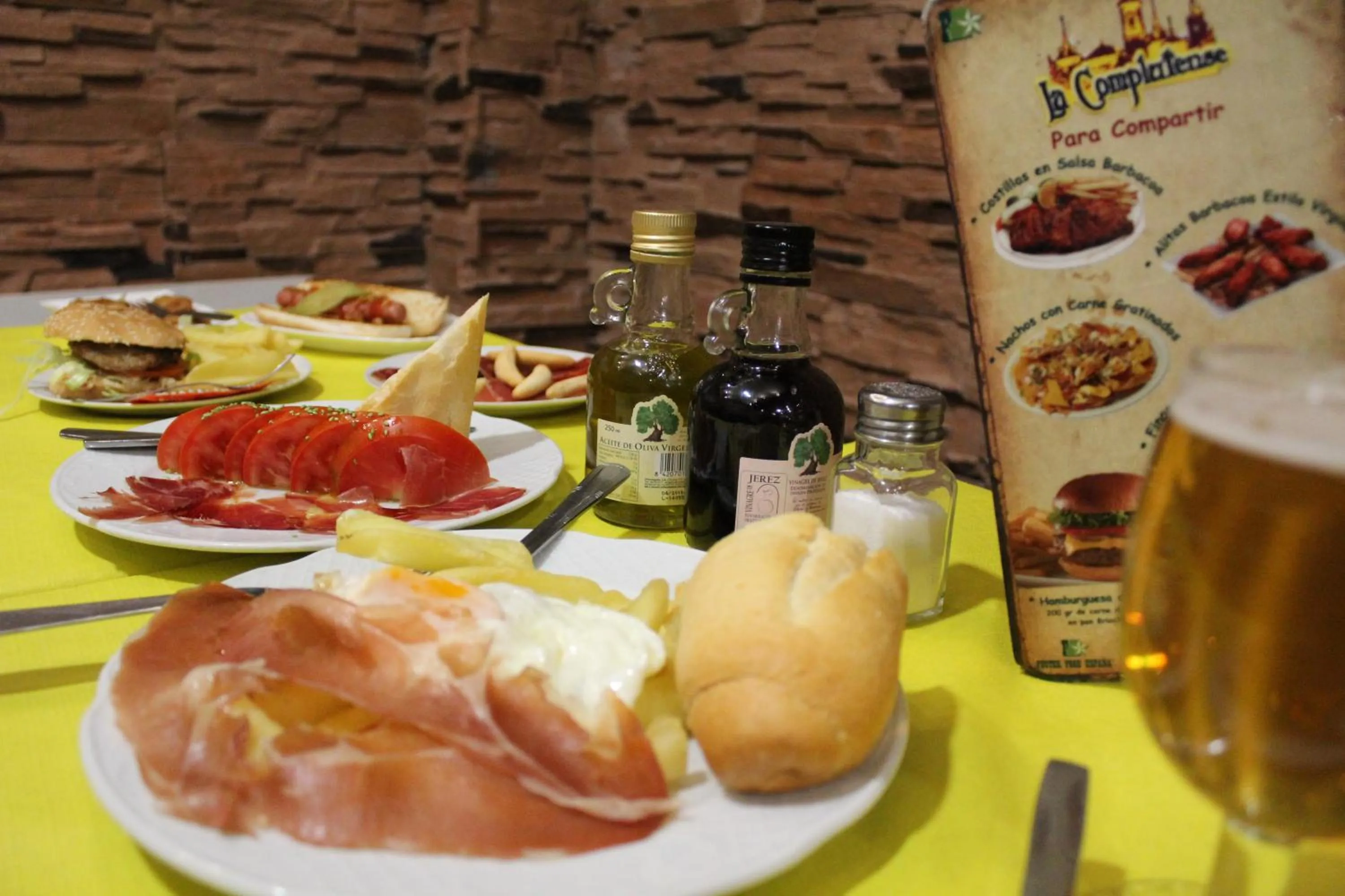 Restaurant/places to eat in Hotel Cuatro Caños