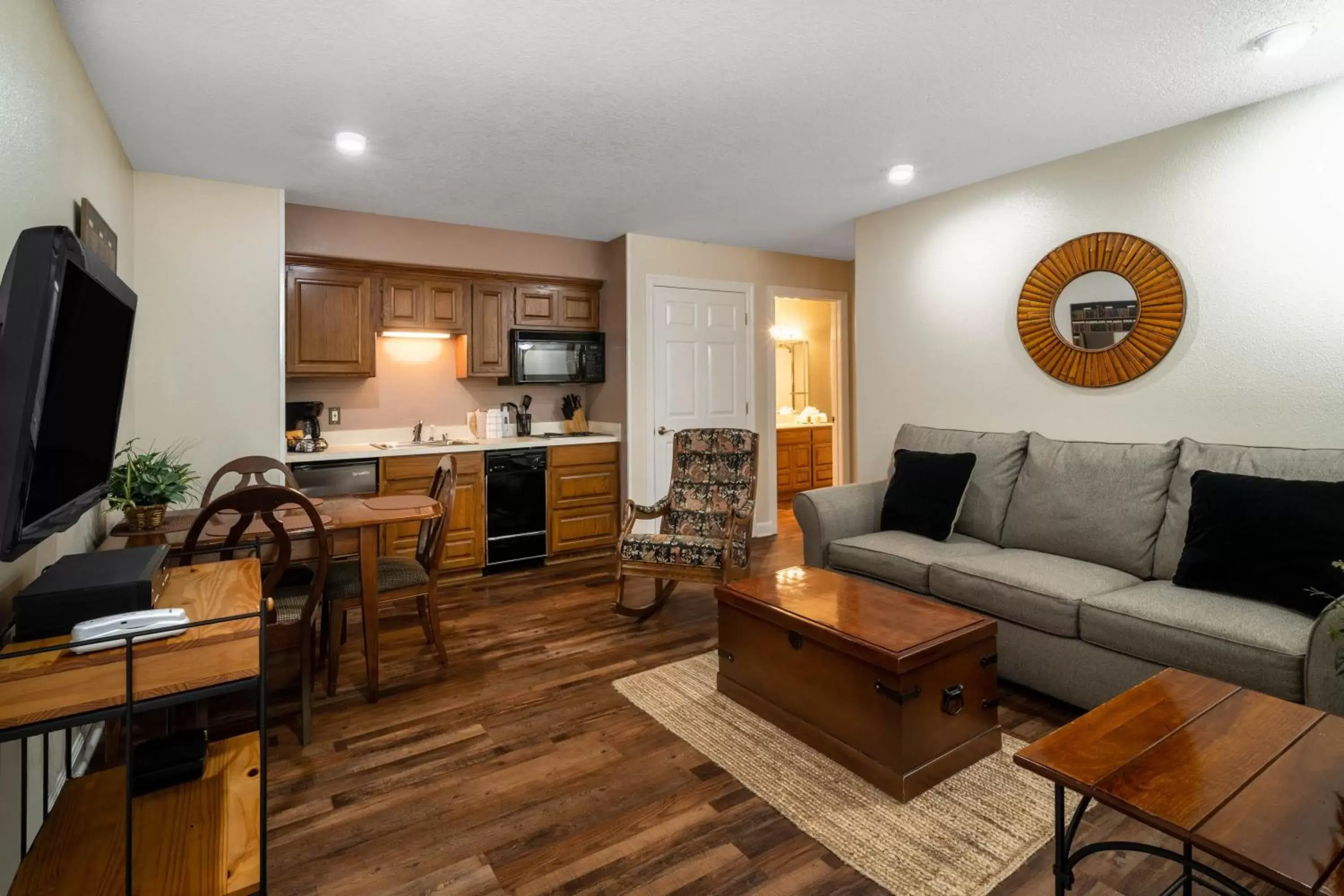 Kitchen or kitchenette, Seating Area in Los Lagos at Hot Springs Village a Ramada by Wyndham