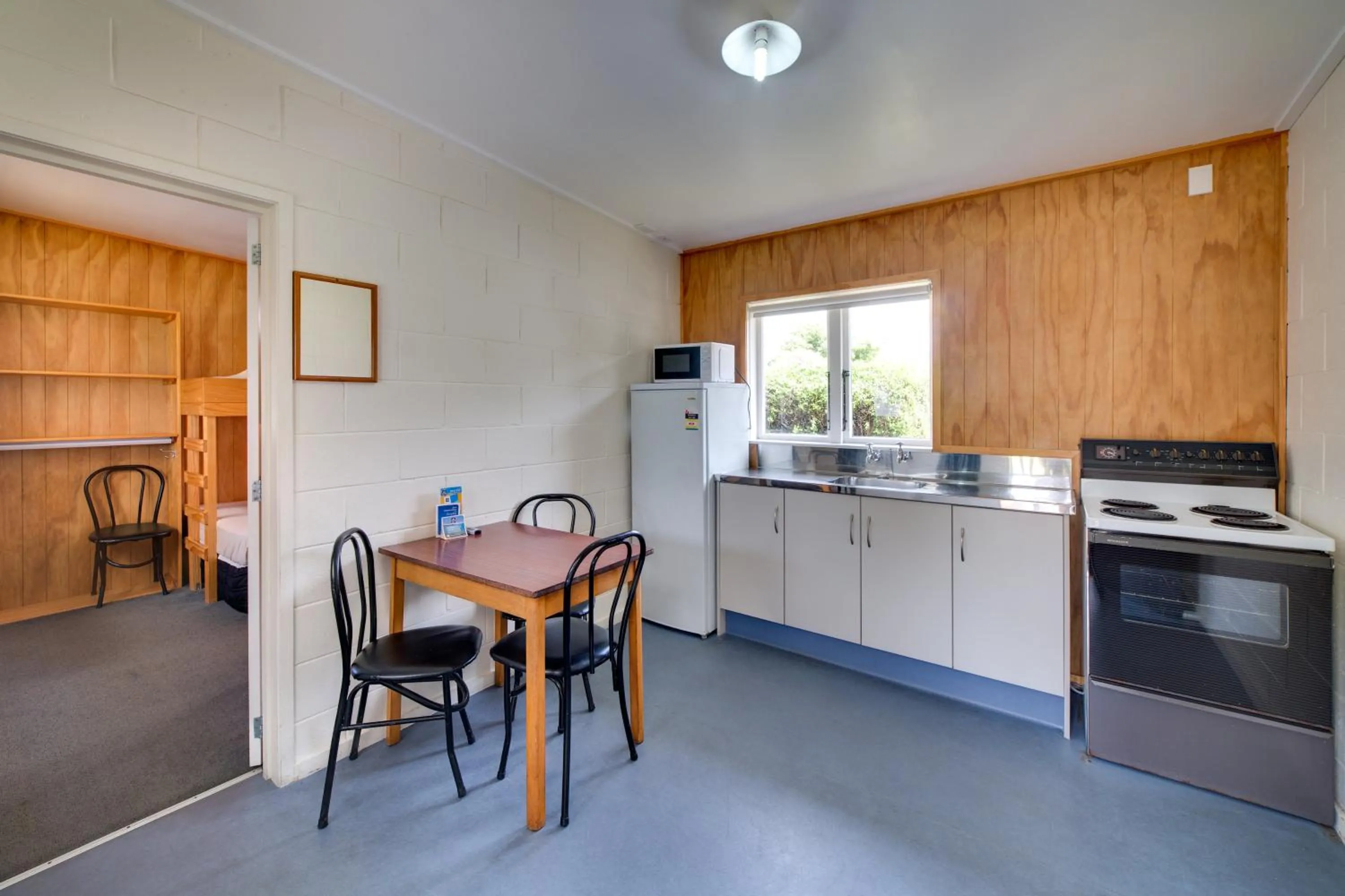 Kitchen or kitchenette in Wellington TOP 10 Holiday Park