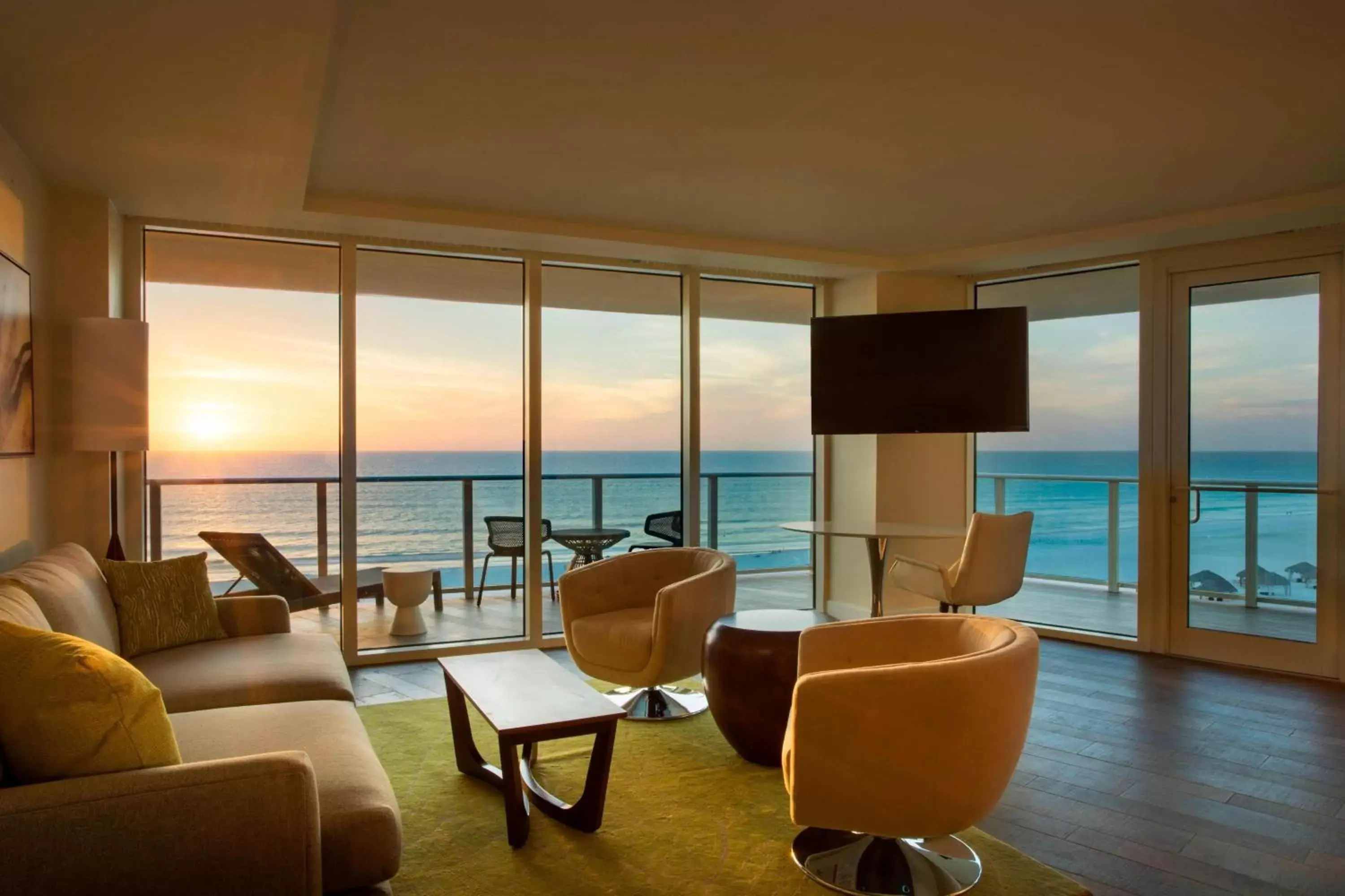 Living room, Sea View in JW Marriott Marco Island Beach Resort