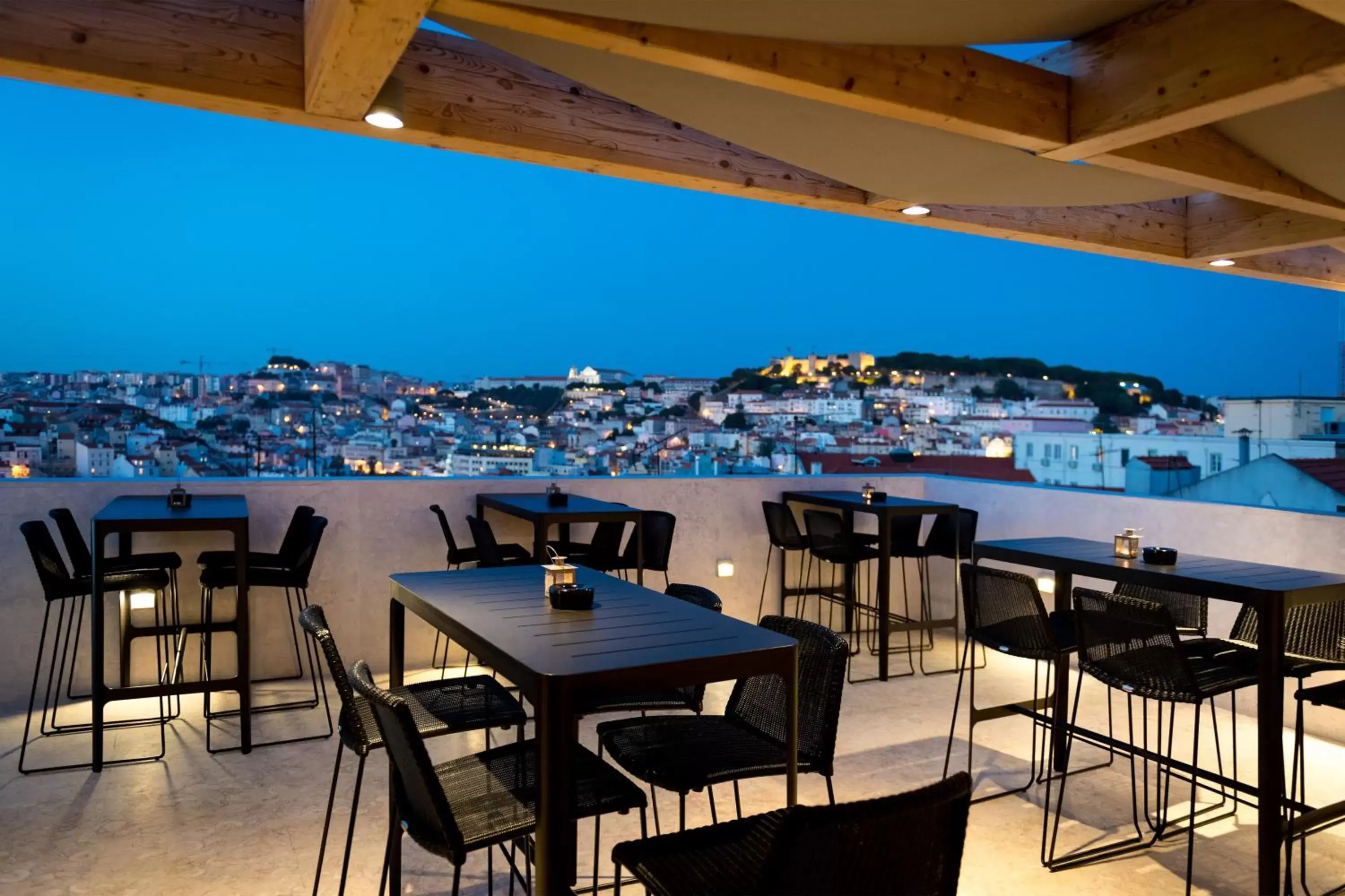 Restaurant/places to eat in Lisboa Pessoa Hotel