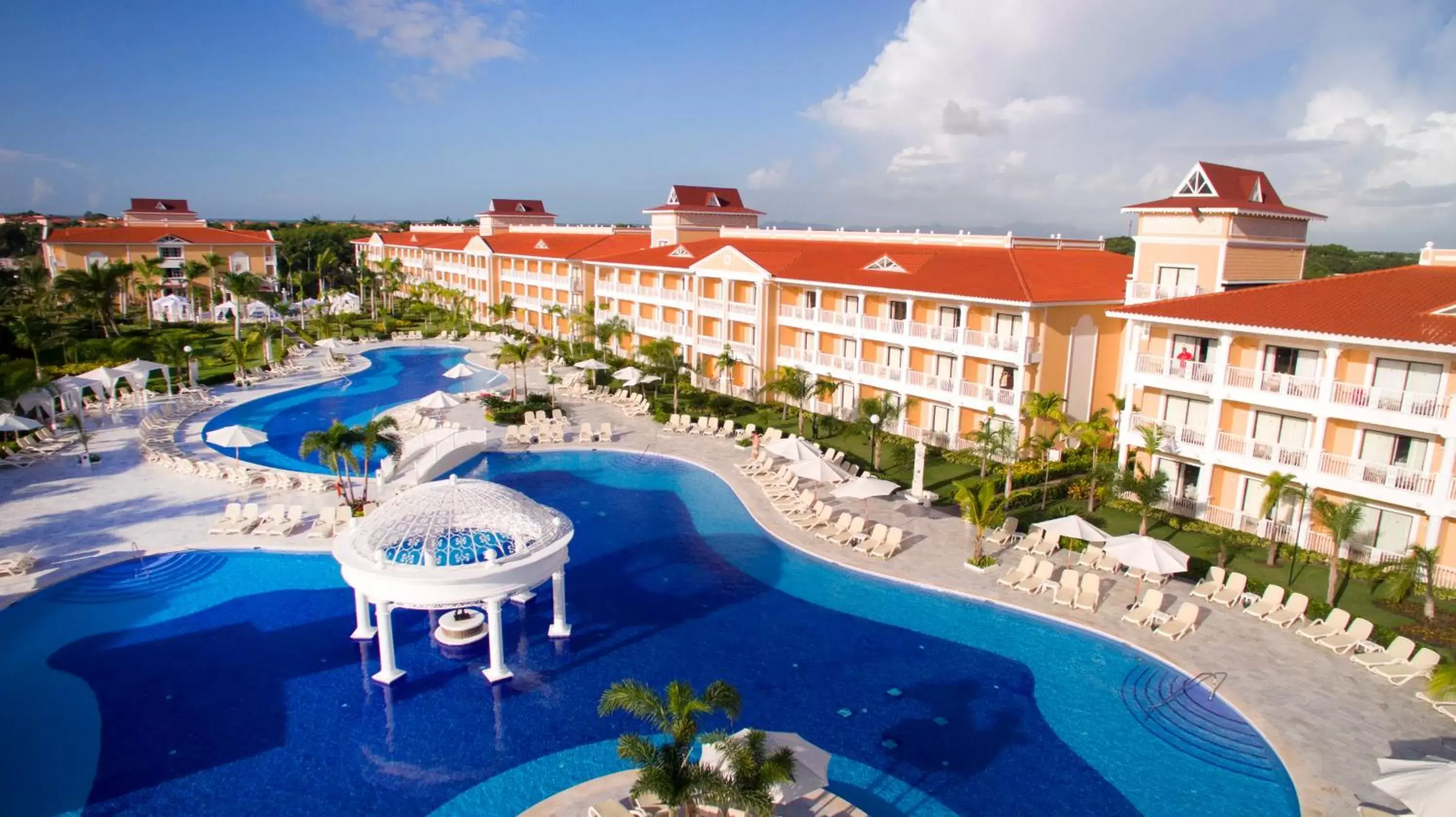 Property building, Swimming Pool in Bahia Principe Grand Aquamarine - Adults Only All Inclusive