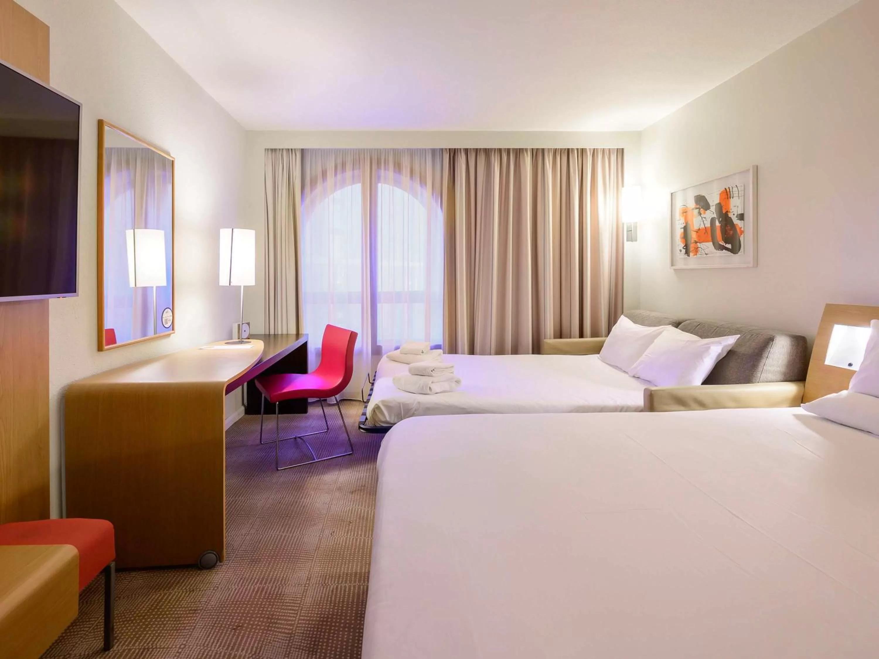 Standard Double Room with Sofa Bed in Novotel Birmingham Centre