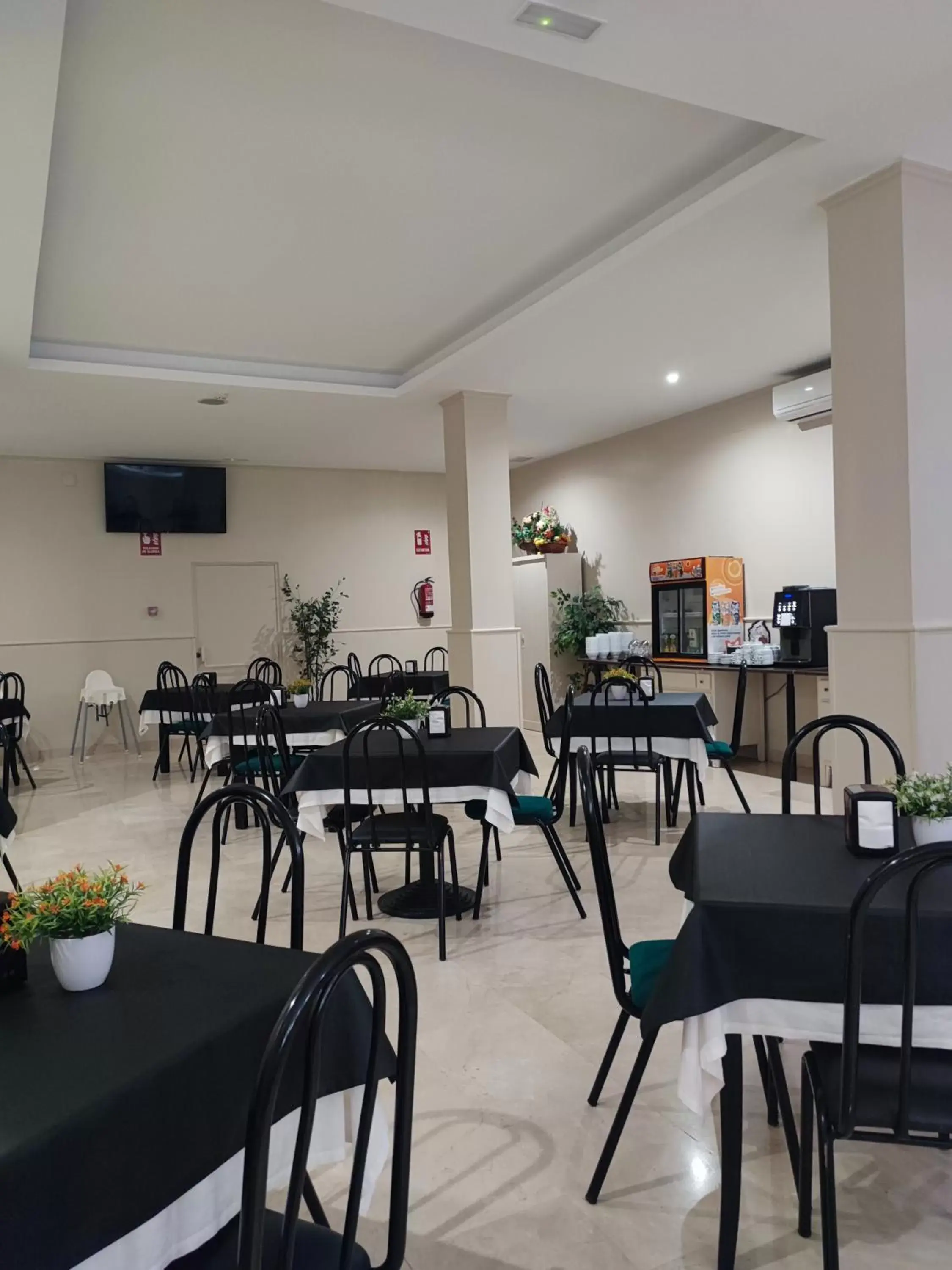 Restaurant/places to eat in Hotel Ciudad de Navalcarnero Restaurant/places to eat in Hotel Ciudad de Navalcarnero