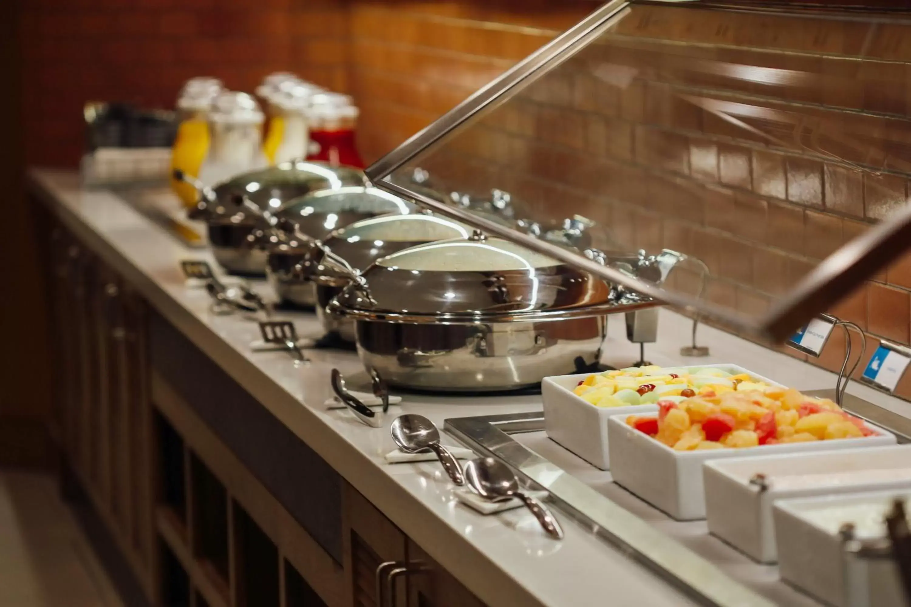 Restaurant/places to eat, Kitchen/Kitchenette in Hyatt House Raleigh/Rdu/Brier Creek