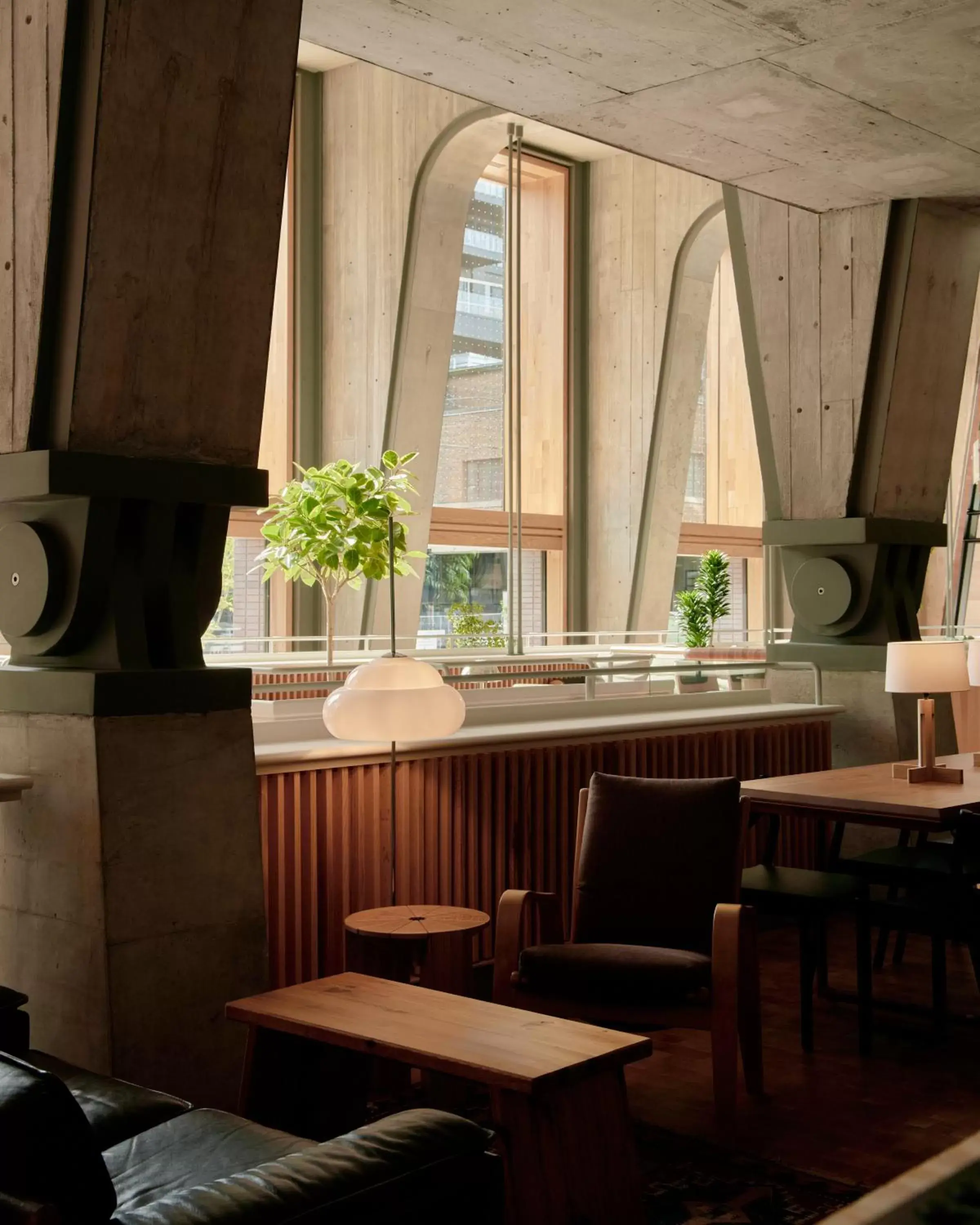 Lounge or bar, Restaurant/Places to Eat in Ace Hotel Toronto