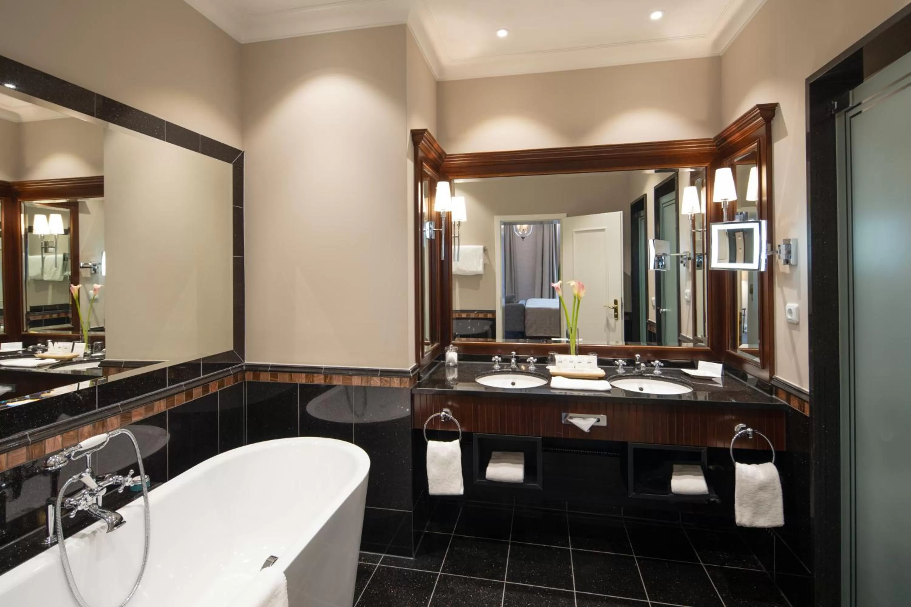 Decorative detail in Steigenberger Icon Parkhotel Düsseldorf