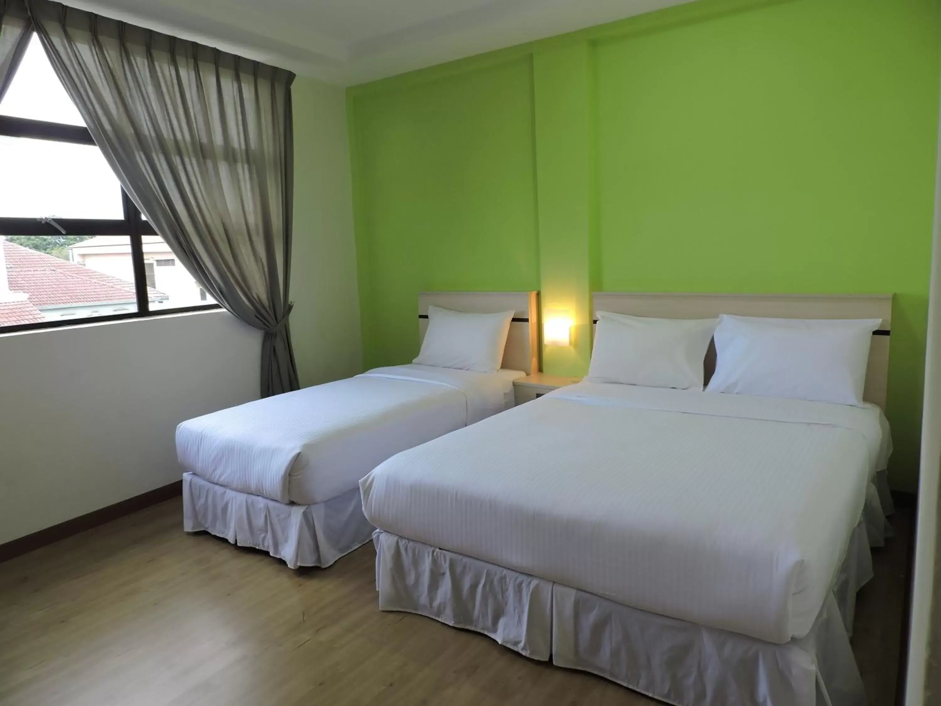 Bedroom, Bed in Merlin Hotel Penang
