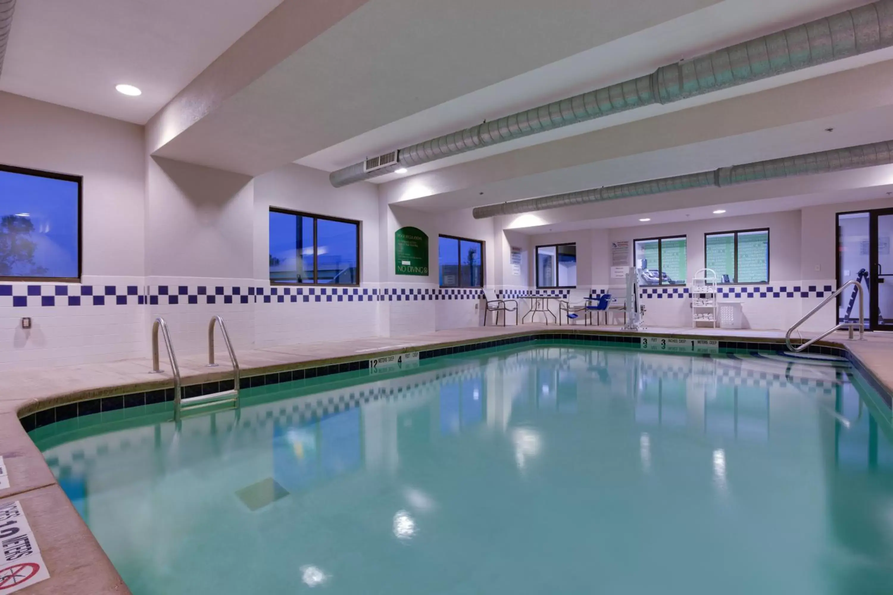 Swimming pool in La Quinta by Wyndham Batavia Swimming pool in La Quinta by Wyndham Batavia