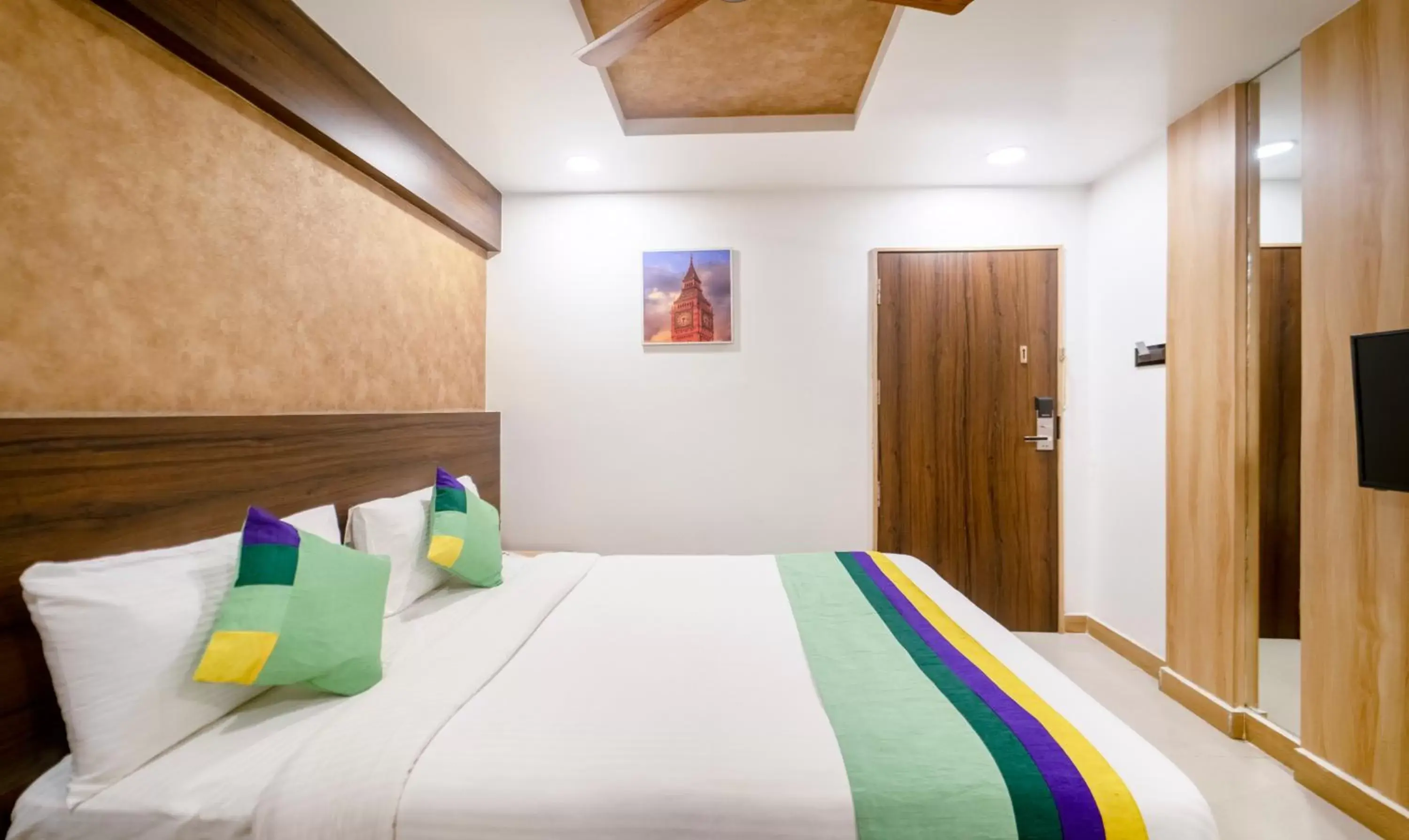 Bedroom, Bed in FabHotel Golden Swan Chennai Airport Free Pickup & Drop