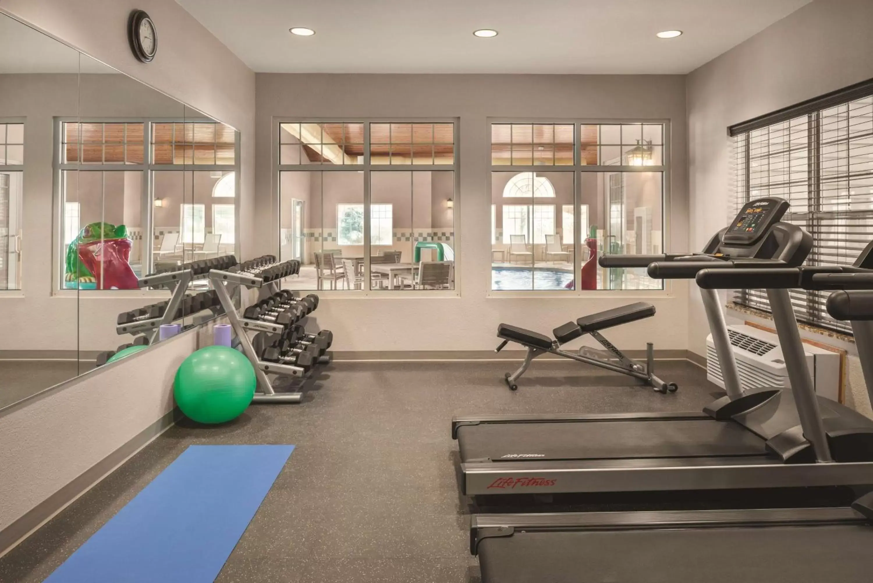 Fitness centre/facilities, Fitness Center/Facilities in Country Inn & Suites by Radisson, Green Bay East, WI