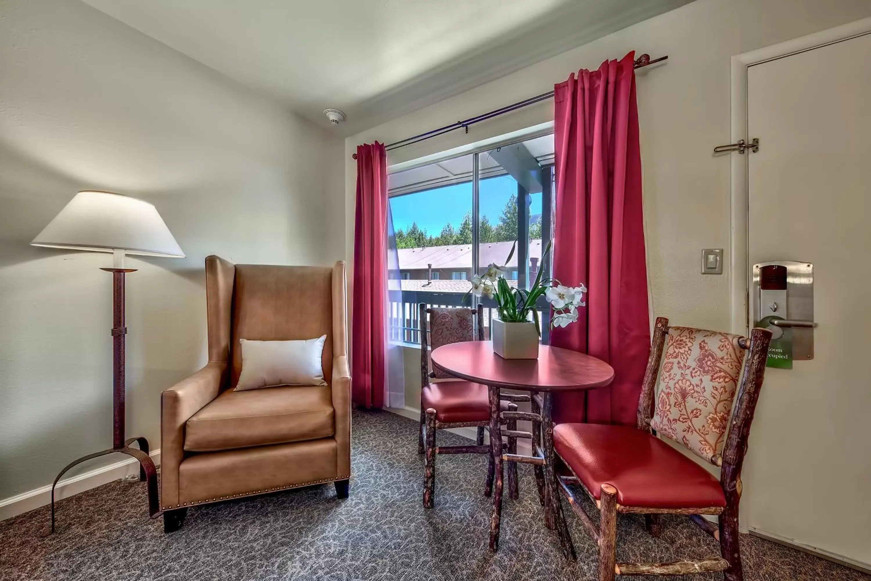 Seating Area in Forest Suites Resort at the Heavenly Village