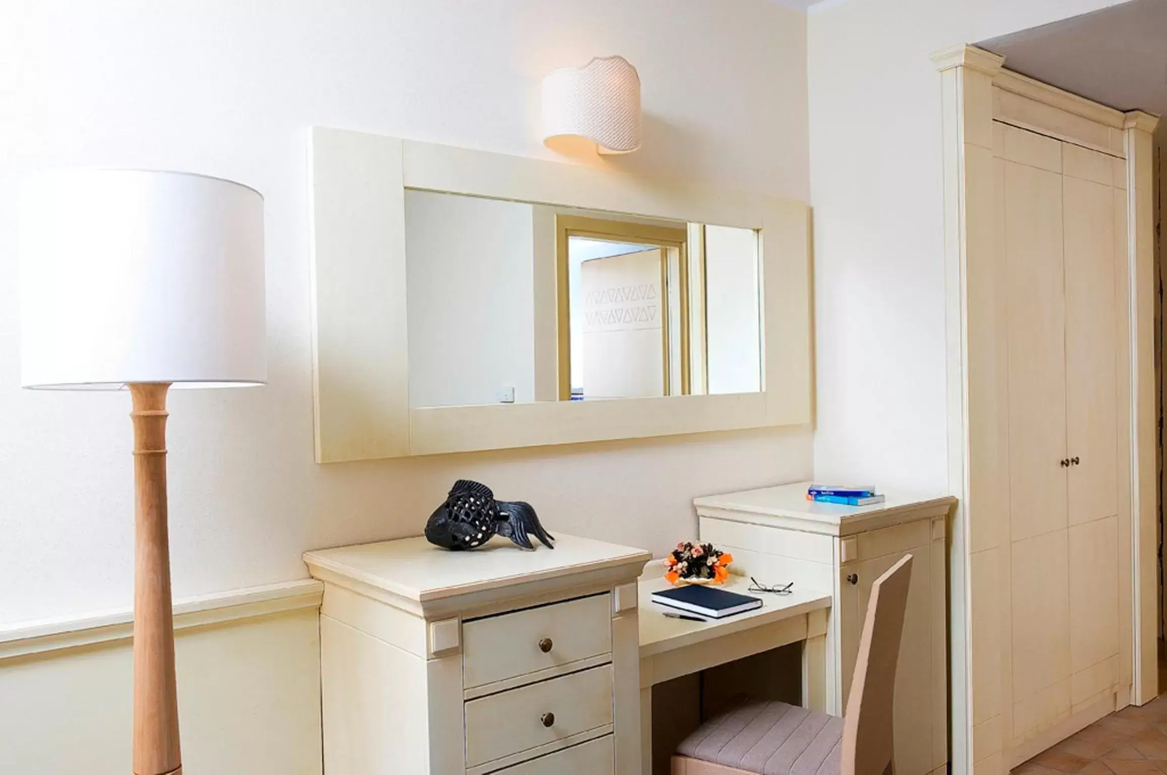 Decorative detail, Kitchen/Kitchenette in Hotel Baja Romantica