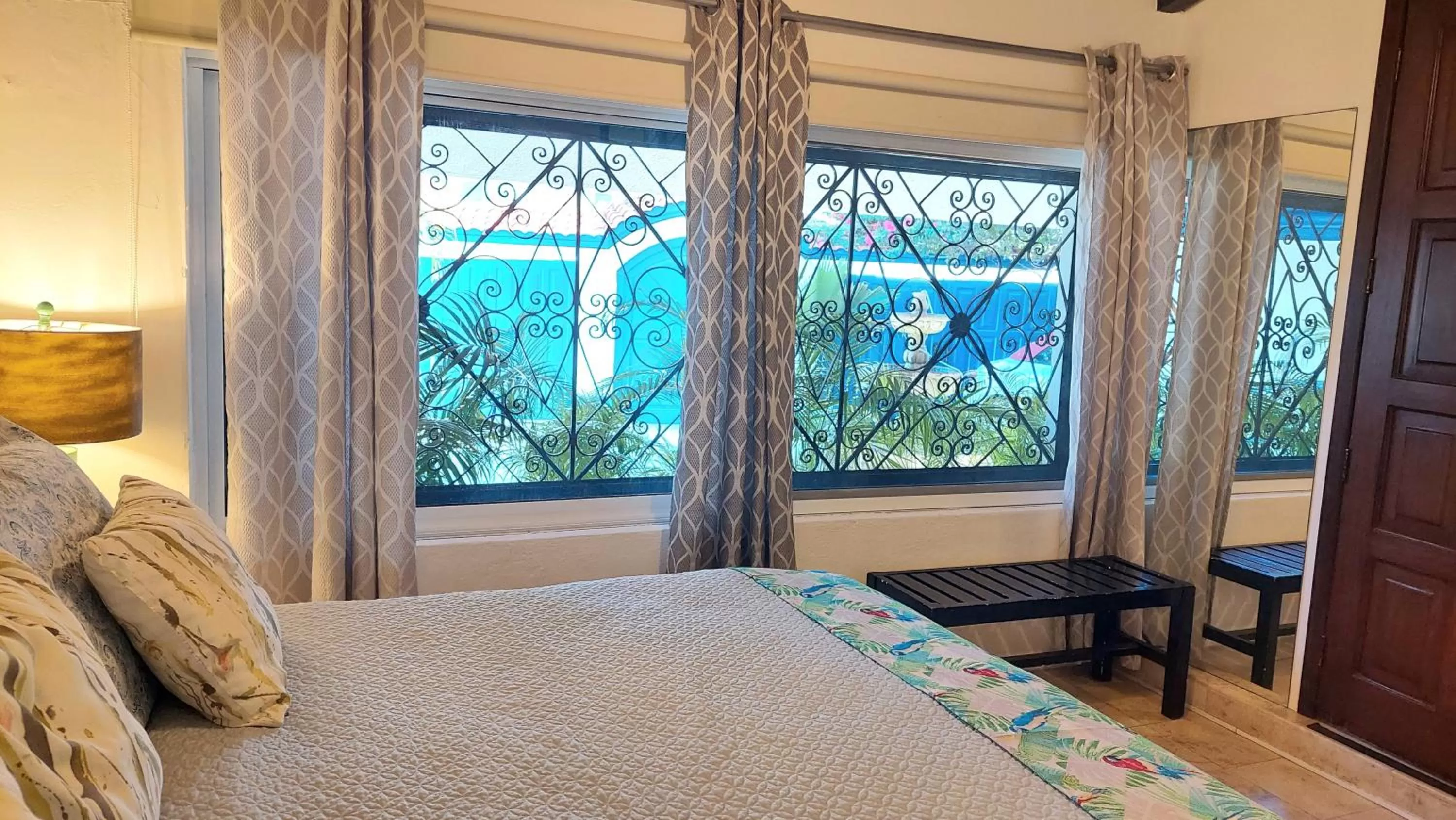 Photo of the whole room, Bed in La Villa du Golf à Cancun Hotel Boutique