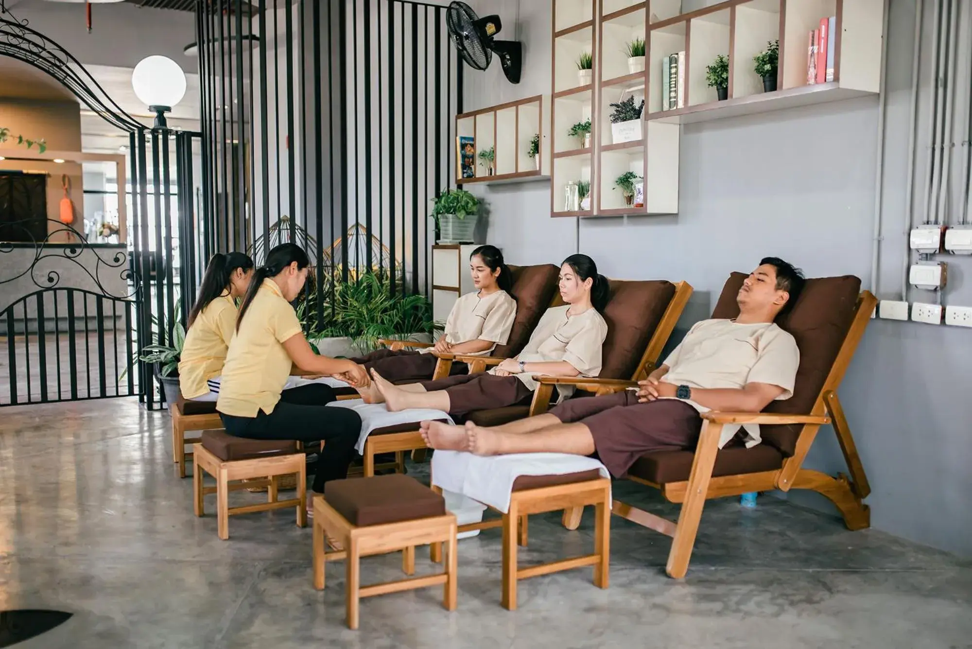 Massage, Guests in Grand Howard Hotel