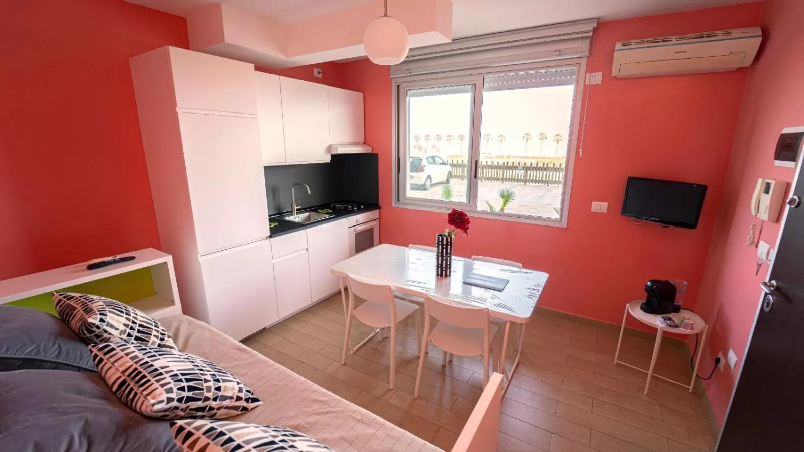 Kitchen or kitchenette in La Palma Del Sol