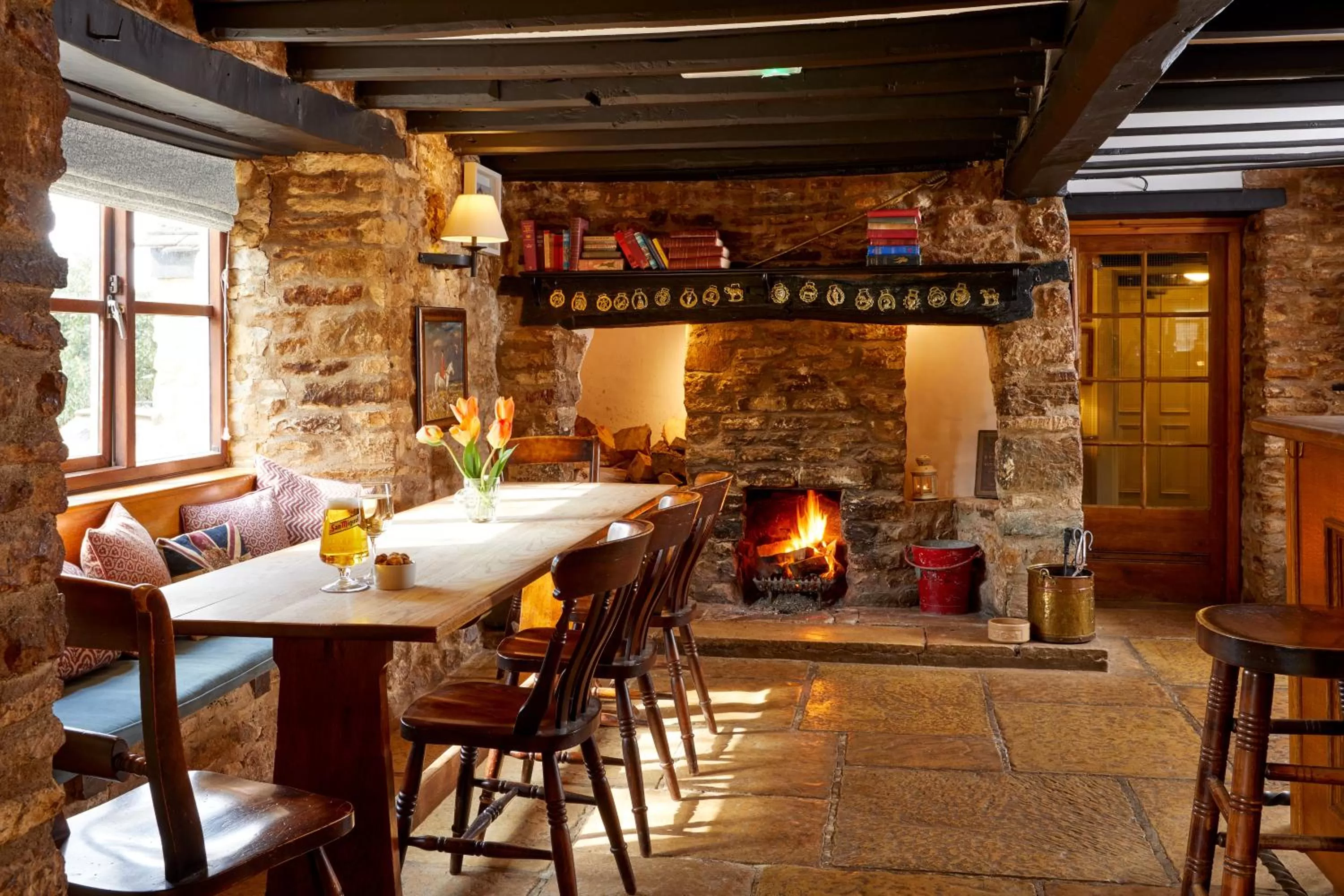 Lounge or bar in The Crown Inn, Church Enstone