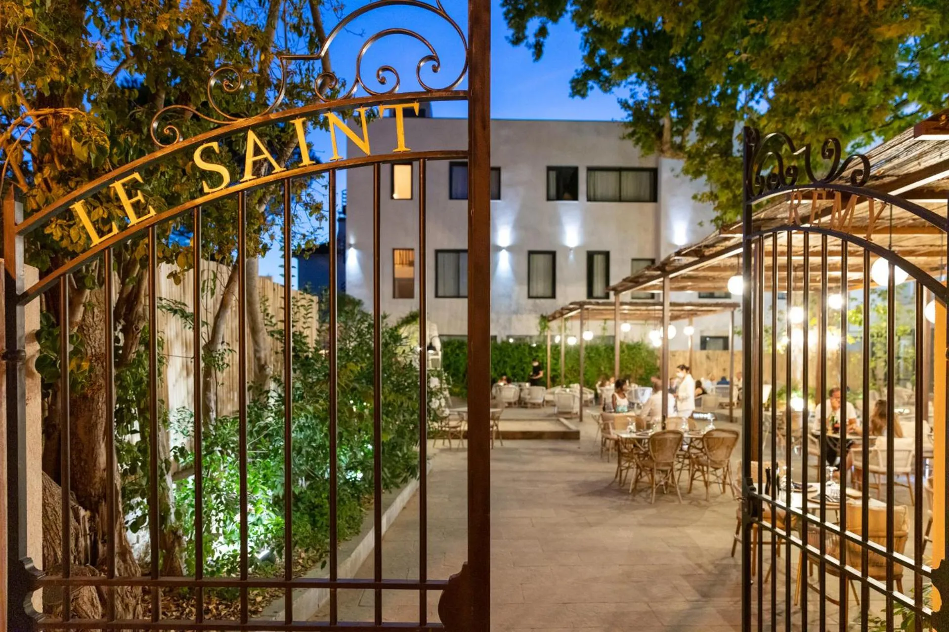 Restaurant/places to eat in Hôtel Le Saint Remy & Spa
