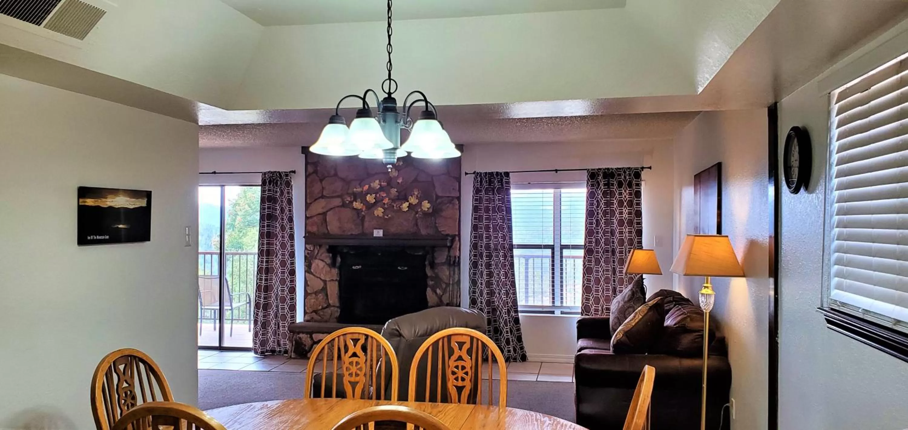 Living room in High Sierra Condominiums