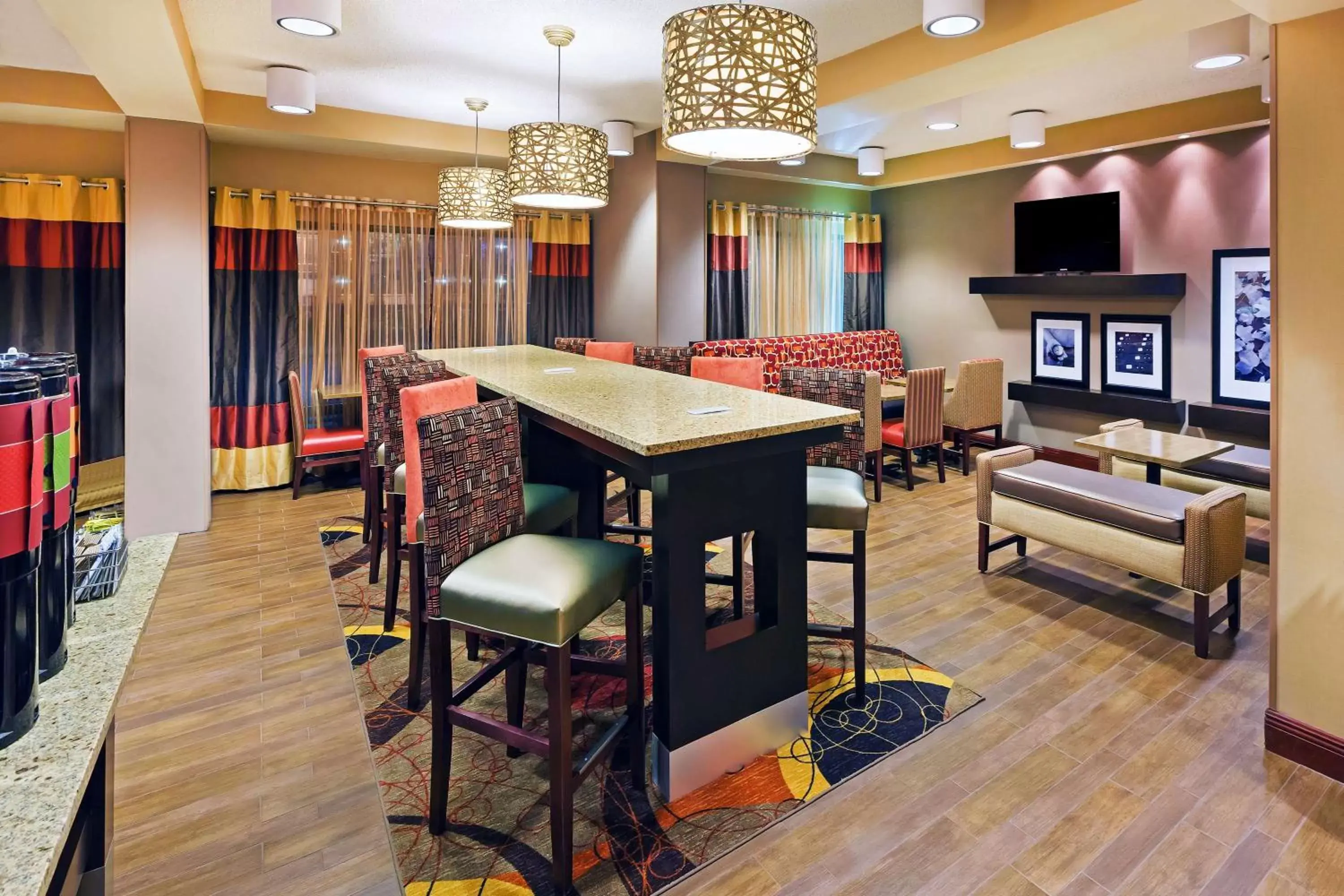 Lobby or reception, Lounge/Bar in Hampton Inn Jonesboro