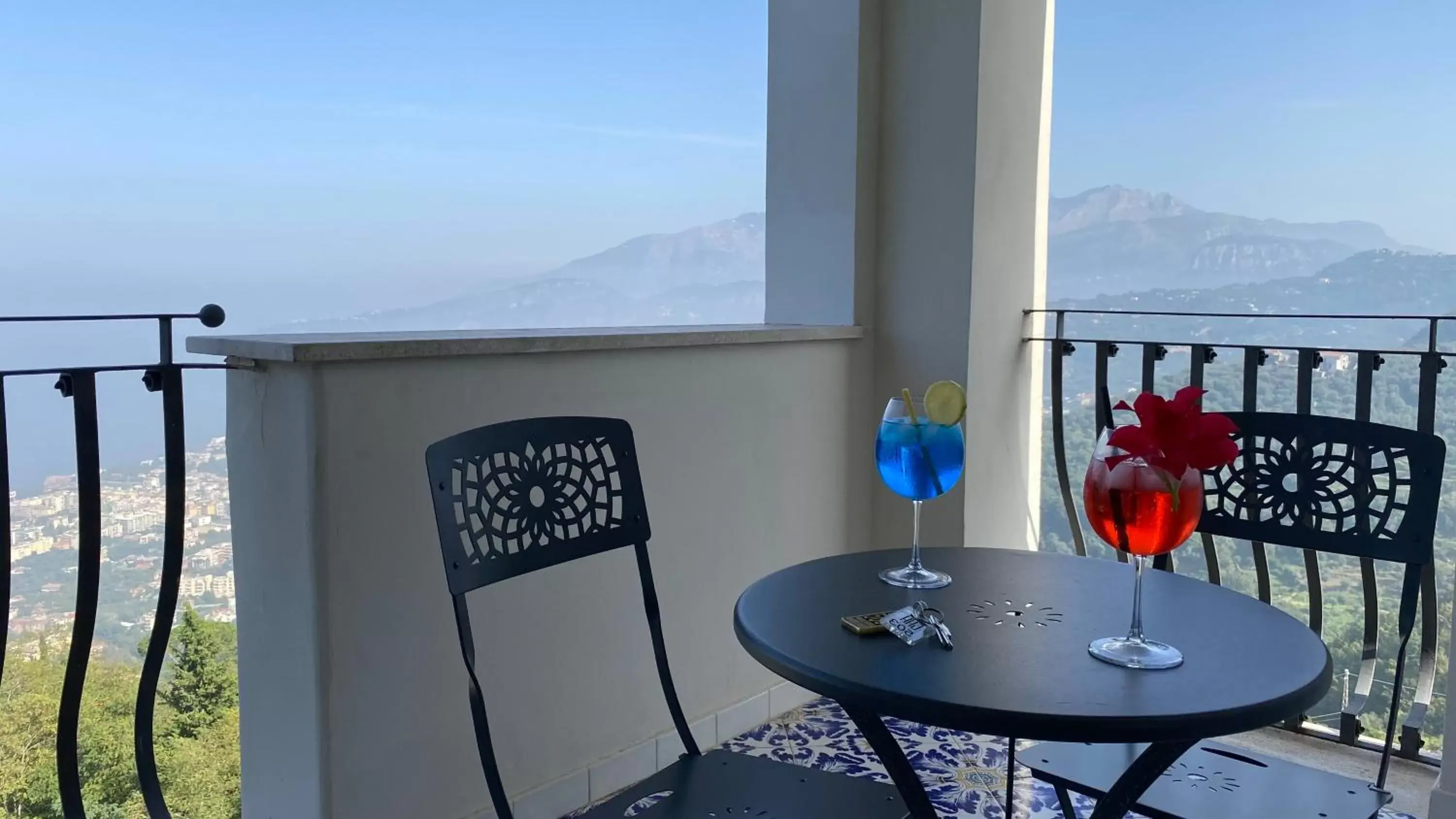 Natural landscape, Balcony/Terrace in Grand Hotel Hermitage