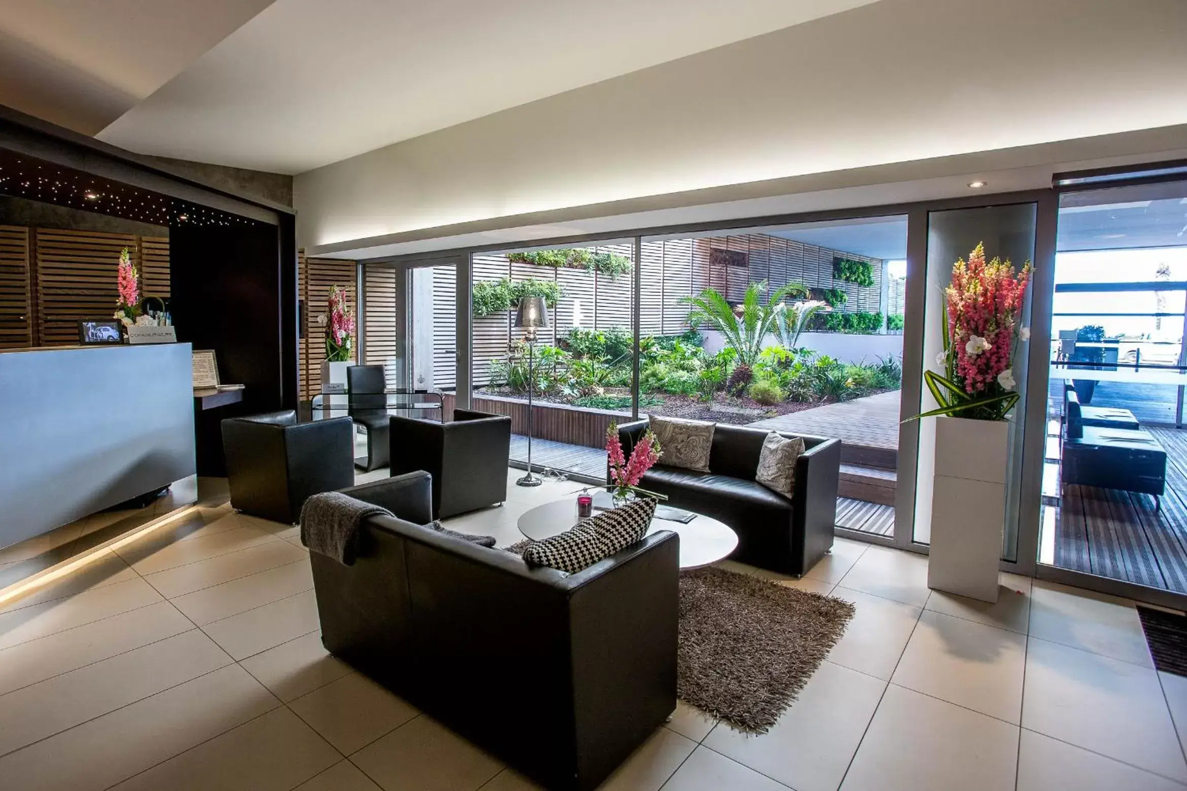 Lobby/Reception in Royal Antibes - Luxury Hotel, Résidence, Beach & Spa