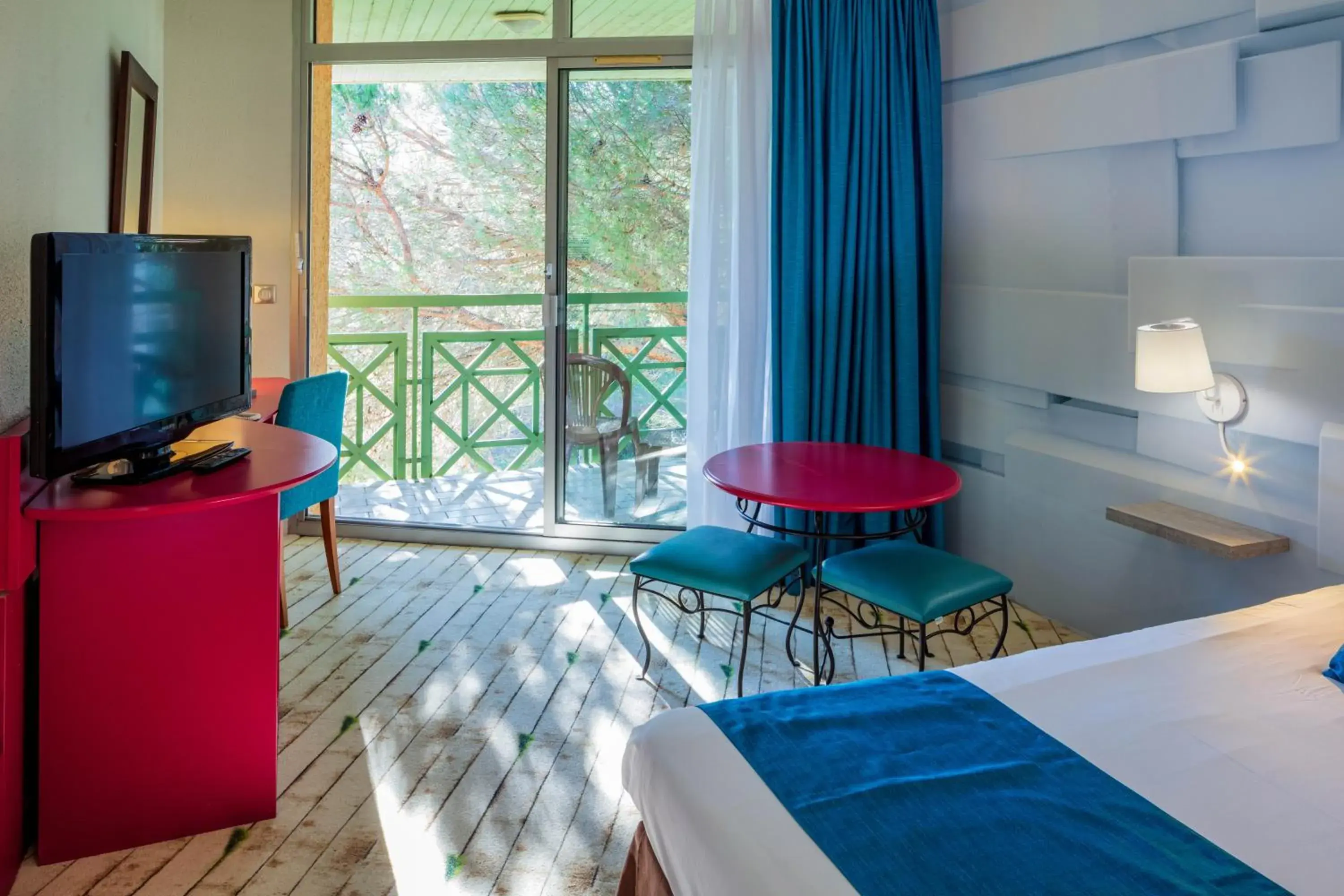 Bedroom, TV/Entertainment Center in Garrigae Domaine de l'Esterel