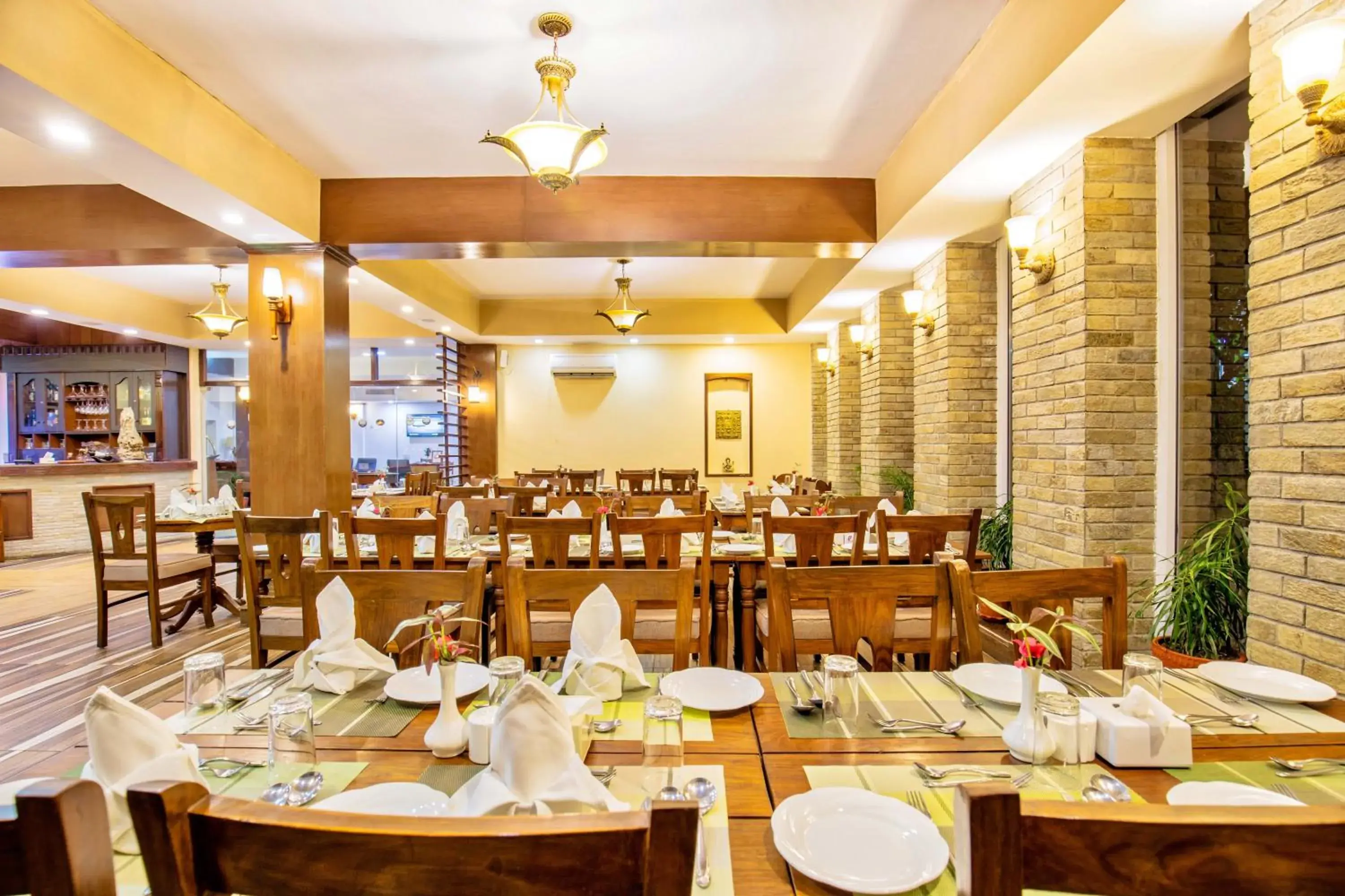 Restaurant/Places to Eat in Da Yatra Courtyard Hotel