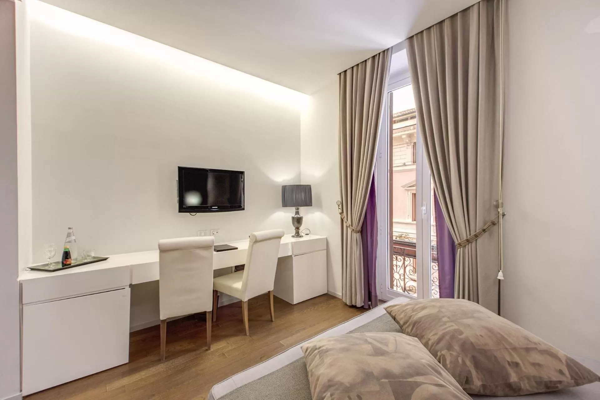 TV and multimedia, Bed in Roma Boutique Hotel