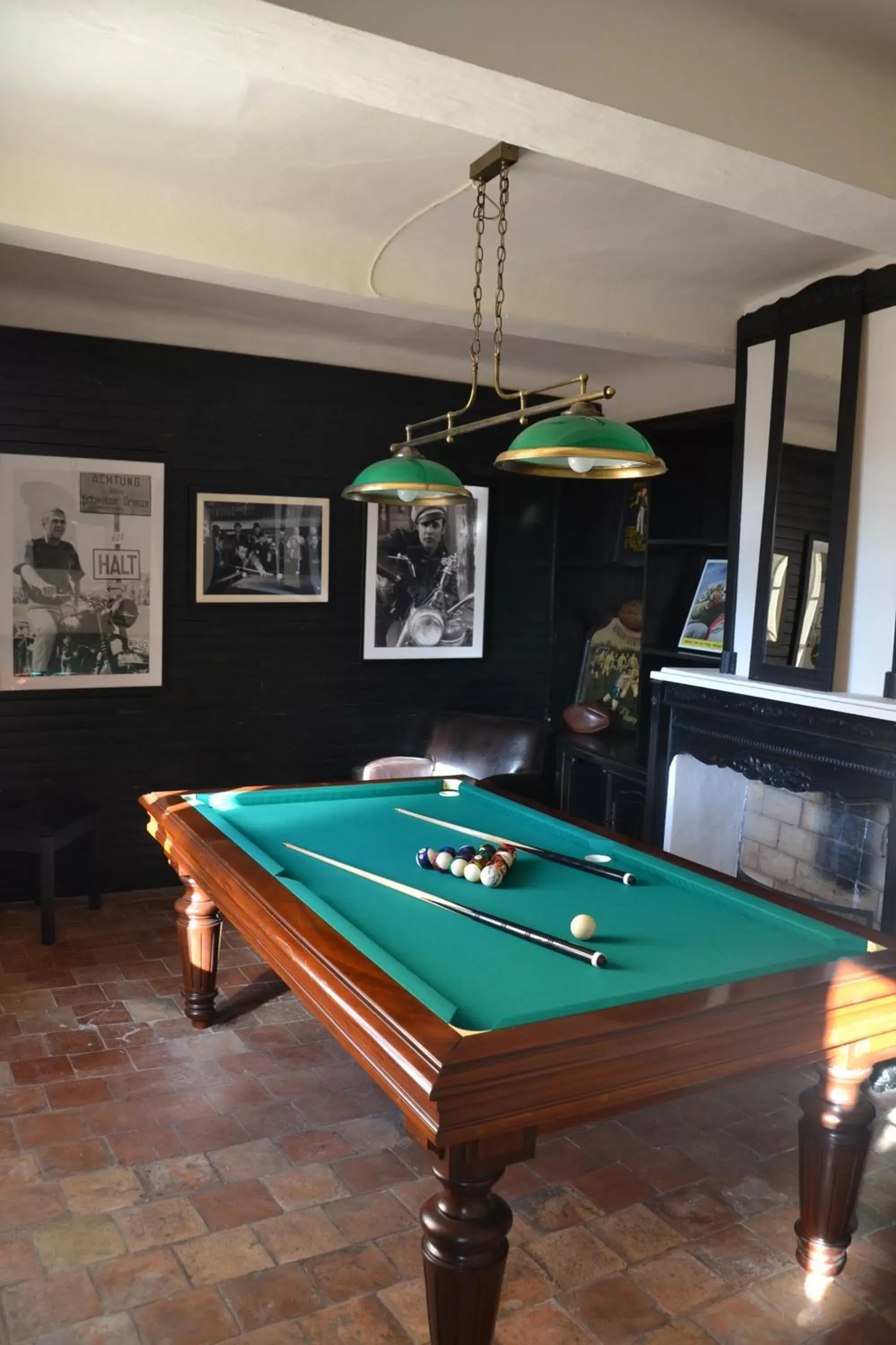 Billiard, Billiards in Maison Saint Louis avec Jacuzzi