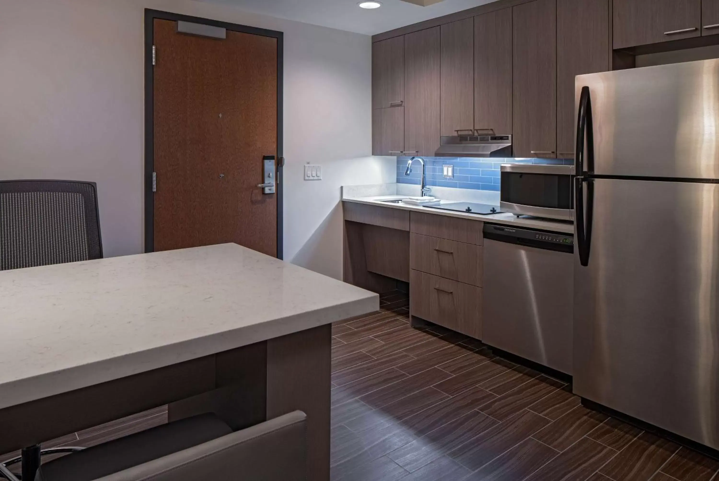 Photo of the whole room, Kitchen/Kitchenette in Hyatt House Indianapolis Downtown