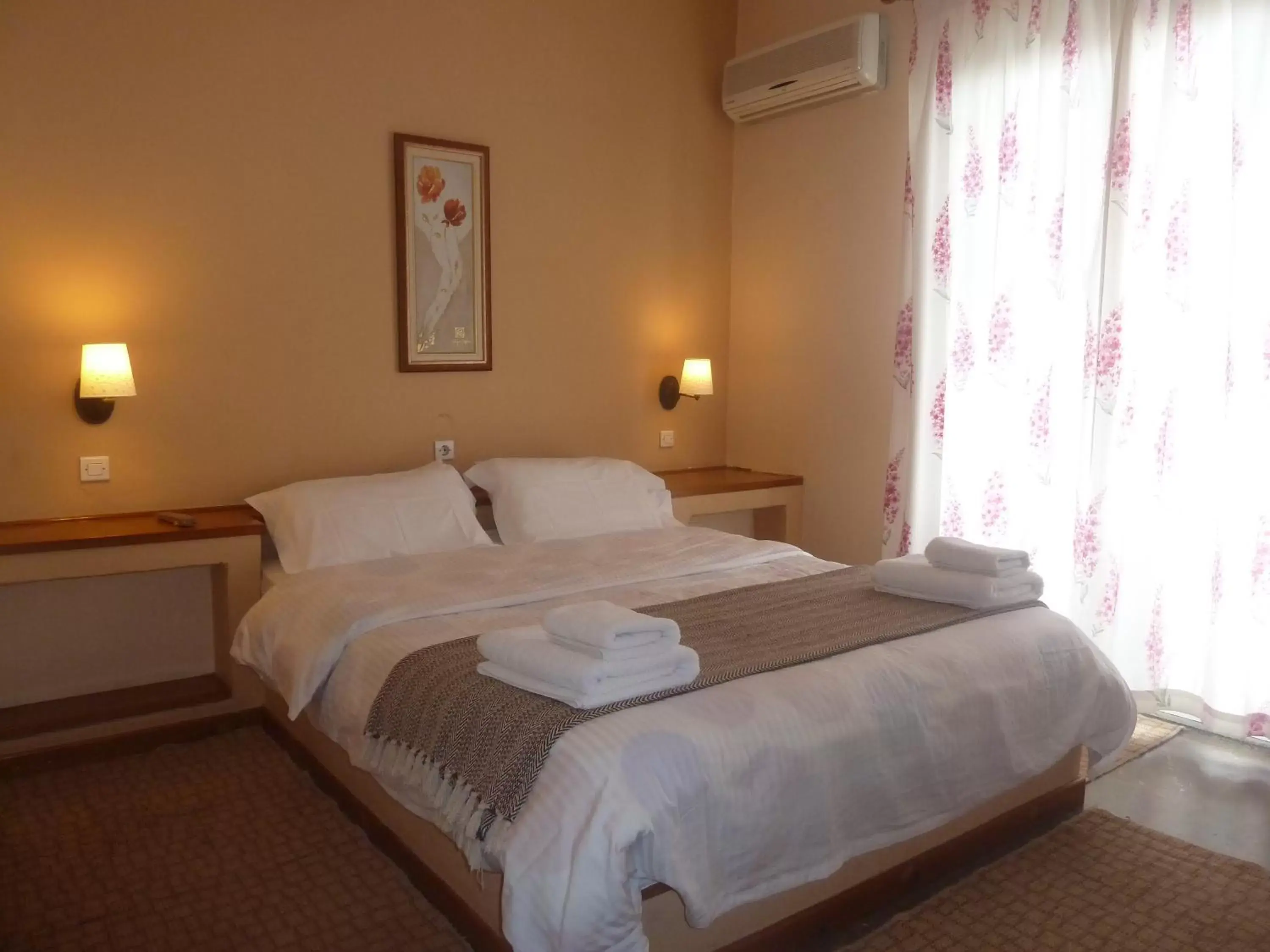 Photo of the whole room, Bed in Zoe Pension